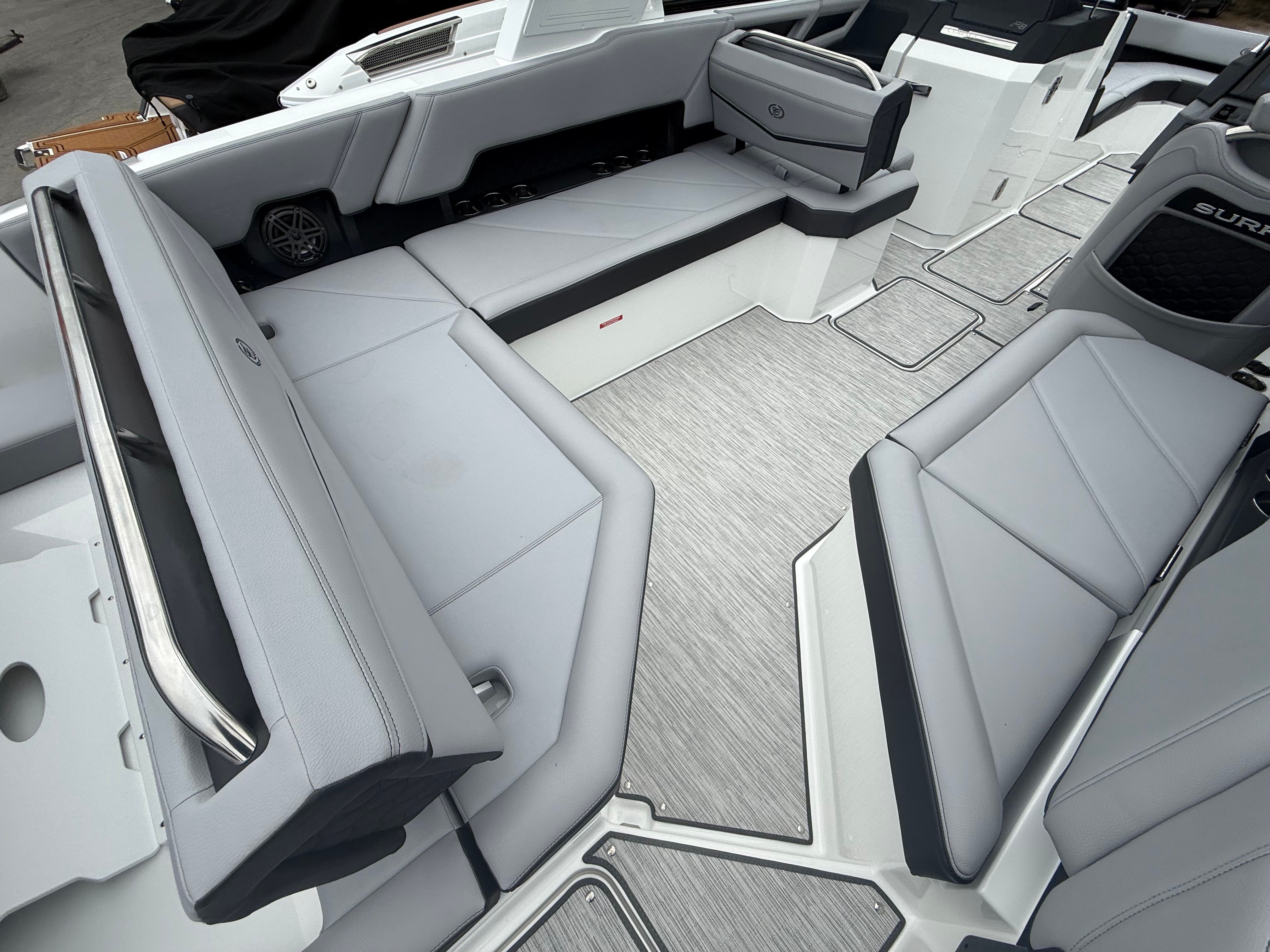 2026 Cobalt R8 Surf - 22