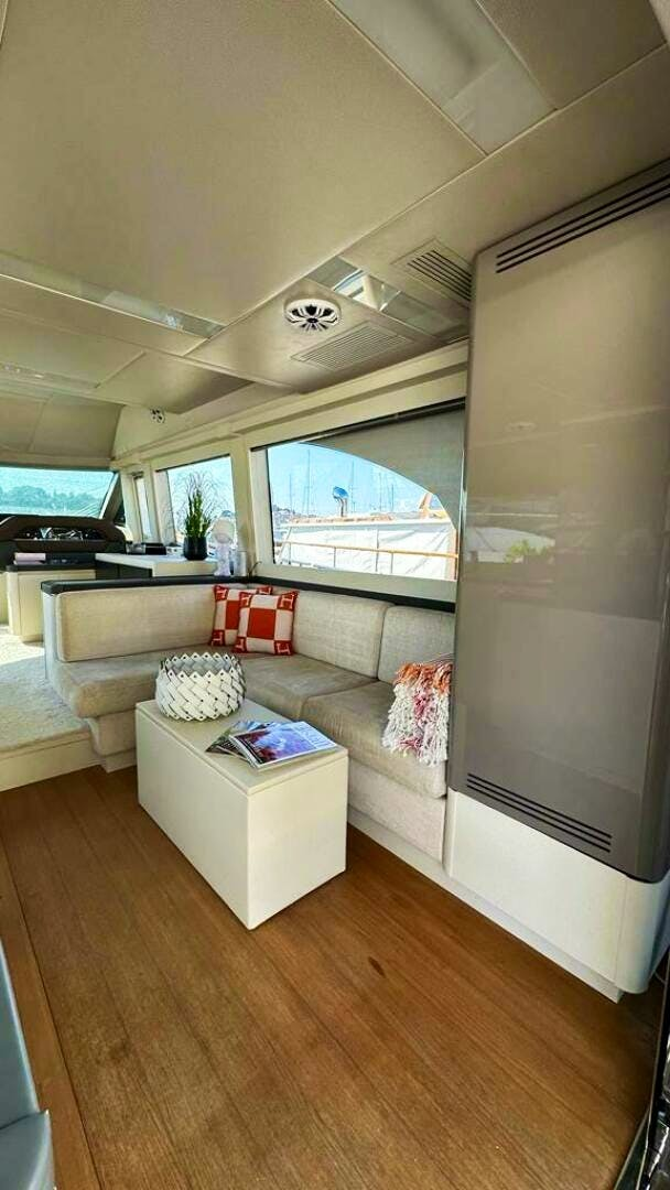 2014 Custom MCY 65 - Image 10