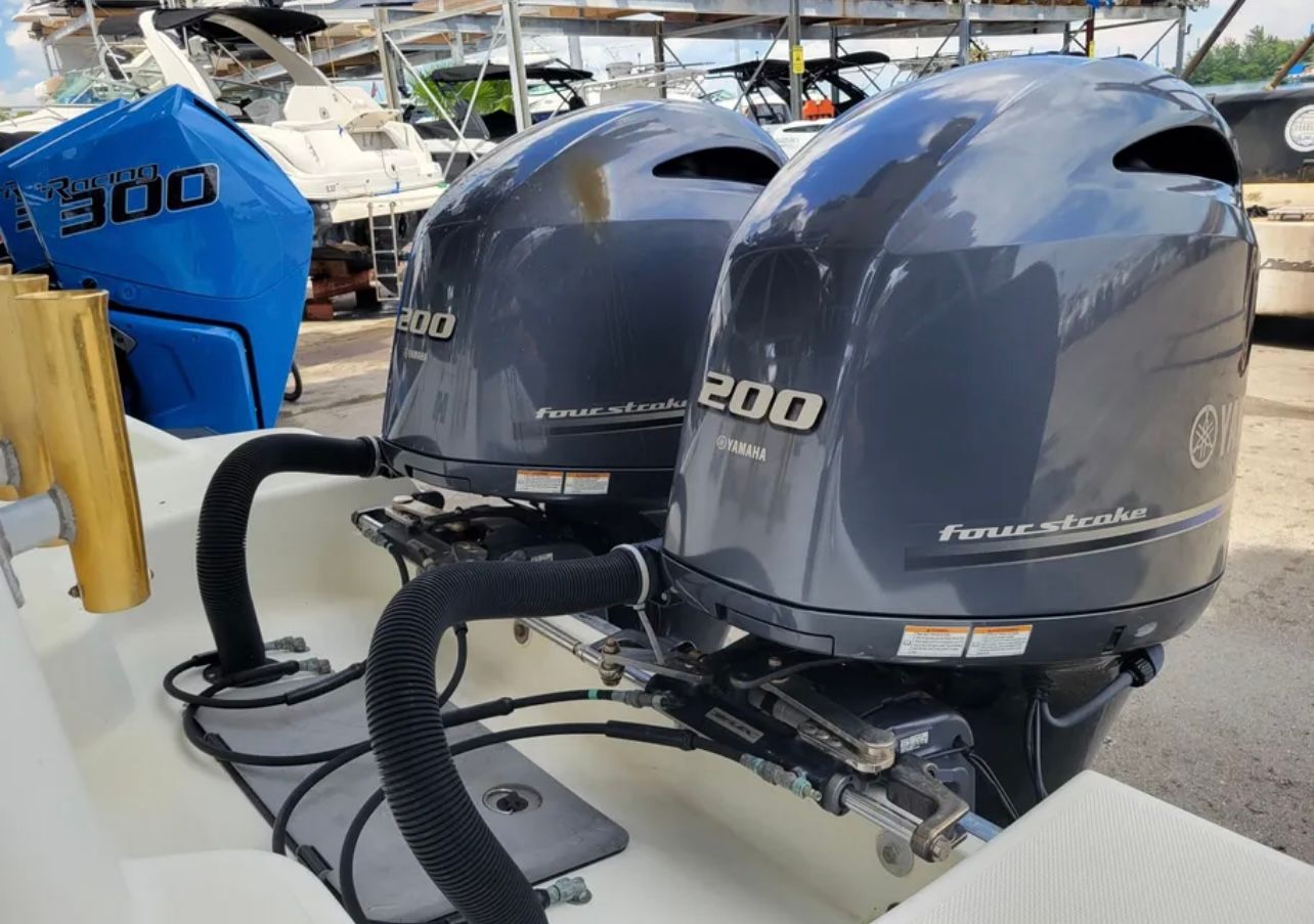 2002 Hydra-Sports 2796 - 8