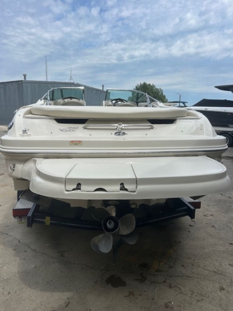 2005 Sea Ray 240 Select - 11