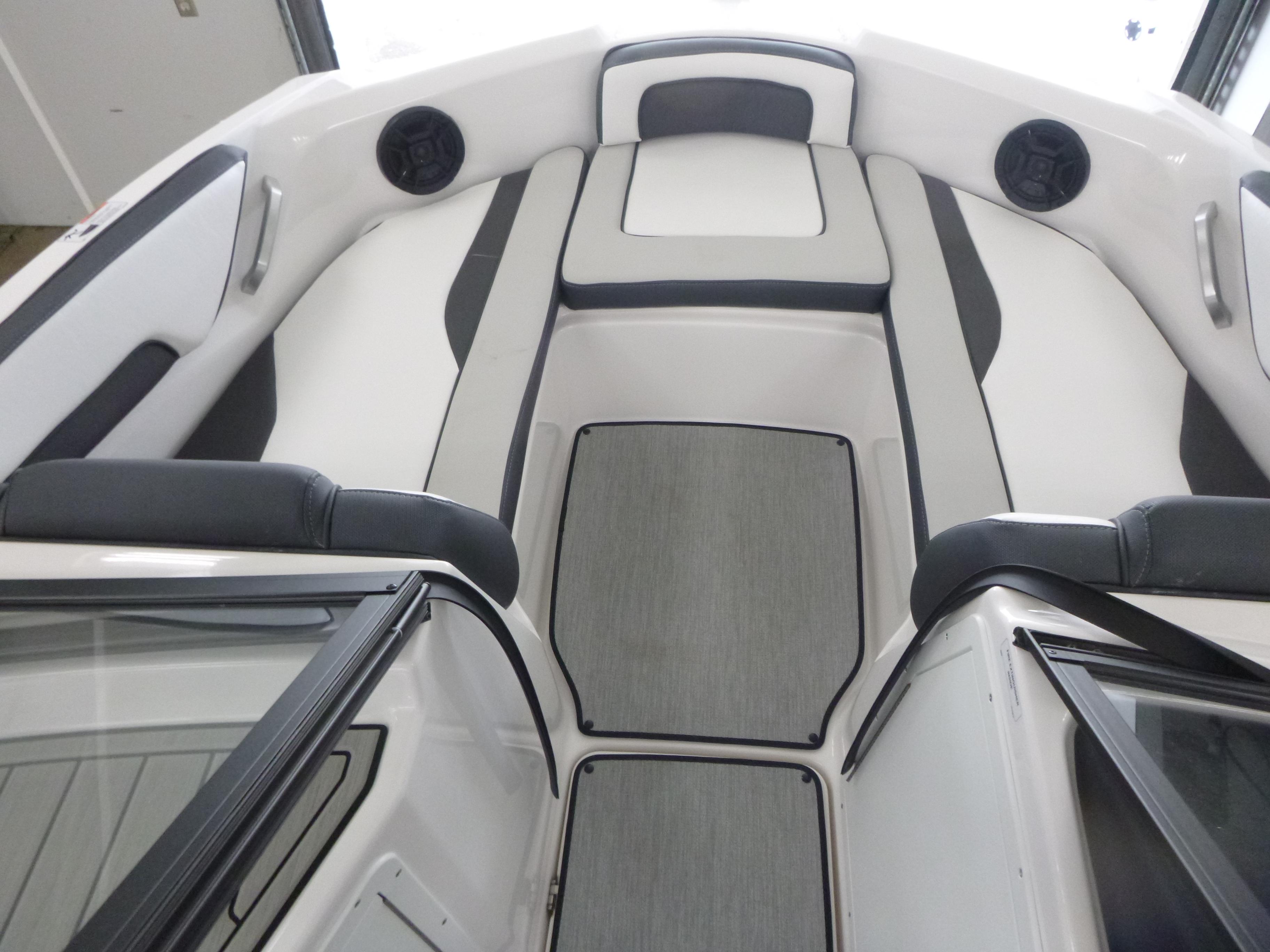 2025 Yamaha Boats AR195 interior with sleek seating and modern design.