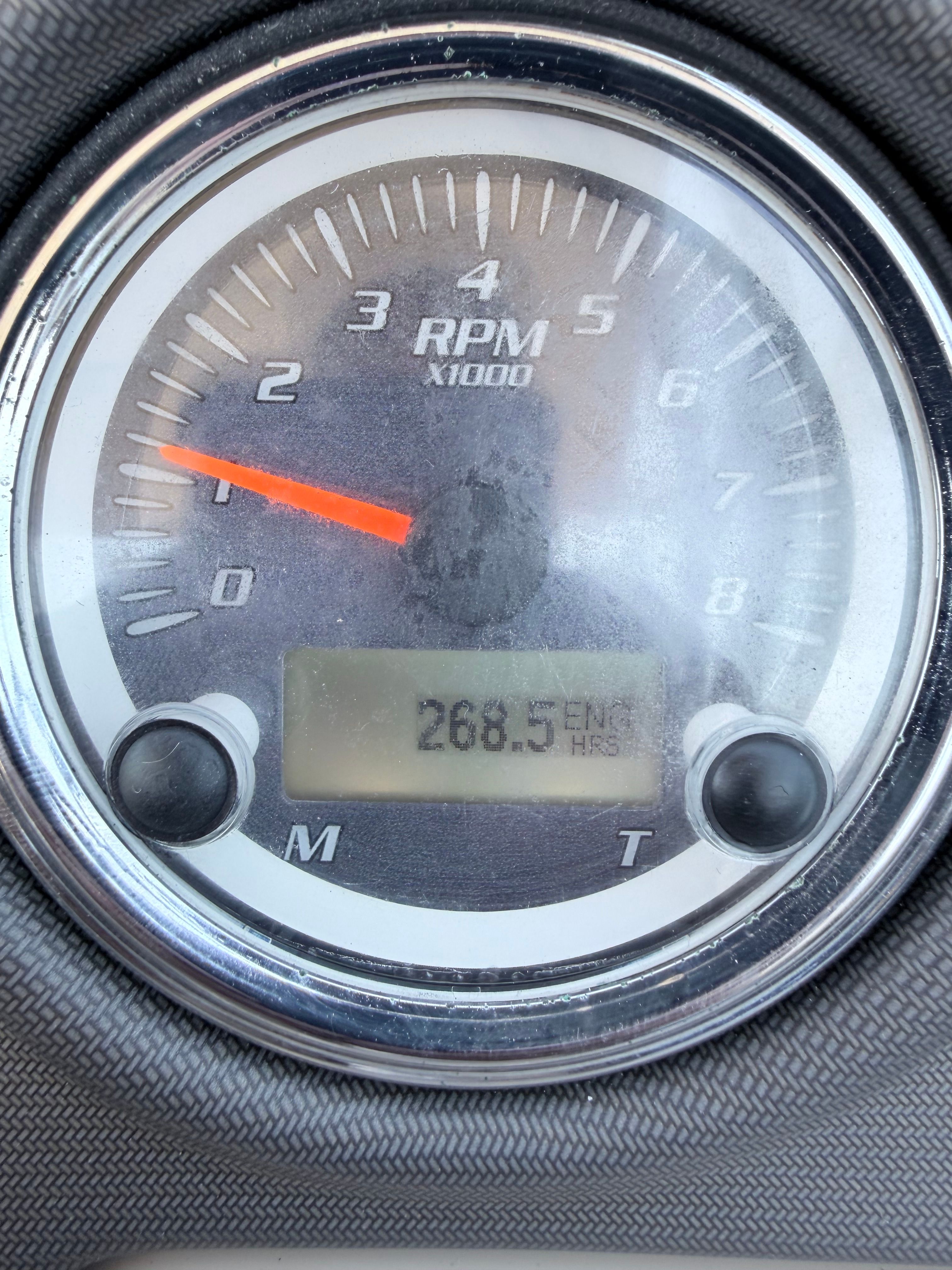 Tachometer displaying 268.5 engine hours.
