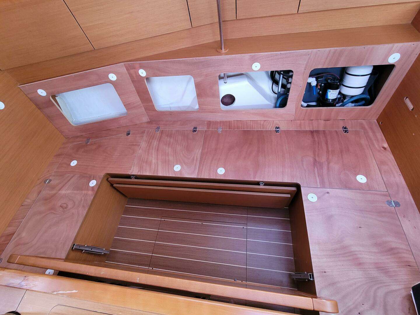 2014 Jeanneau 379 - Image 65