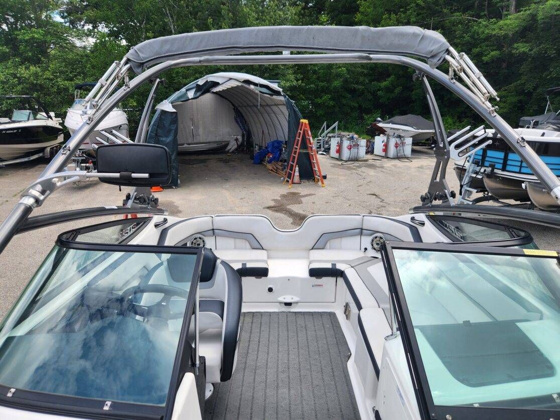 2015 Yamaha Boats 212X - 6