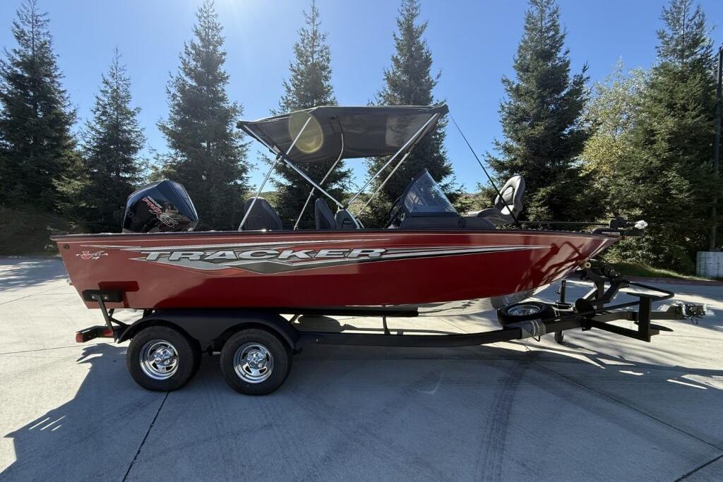 2024 Tracker Targa V-19 WT