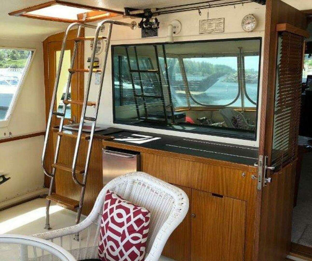 1987 Hatteras Flybridge - Image 36