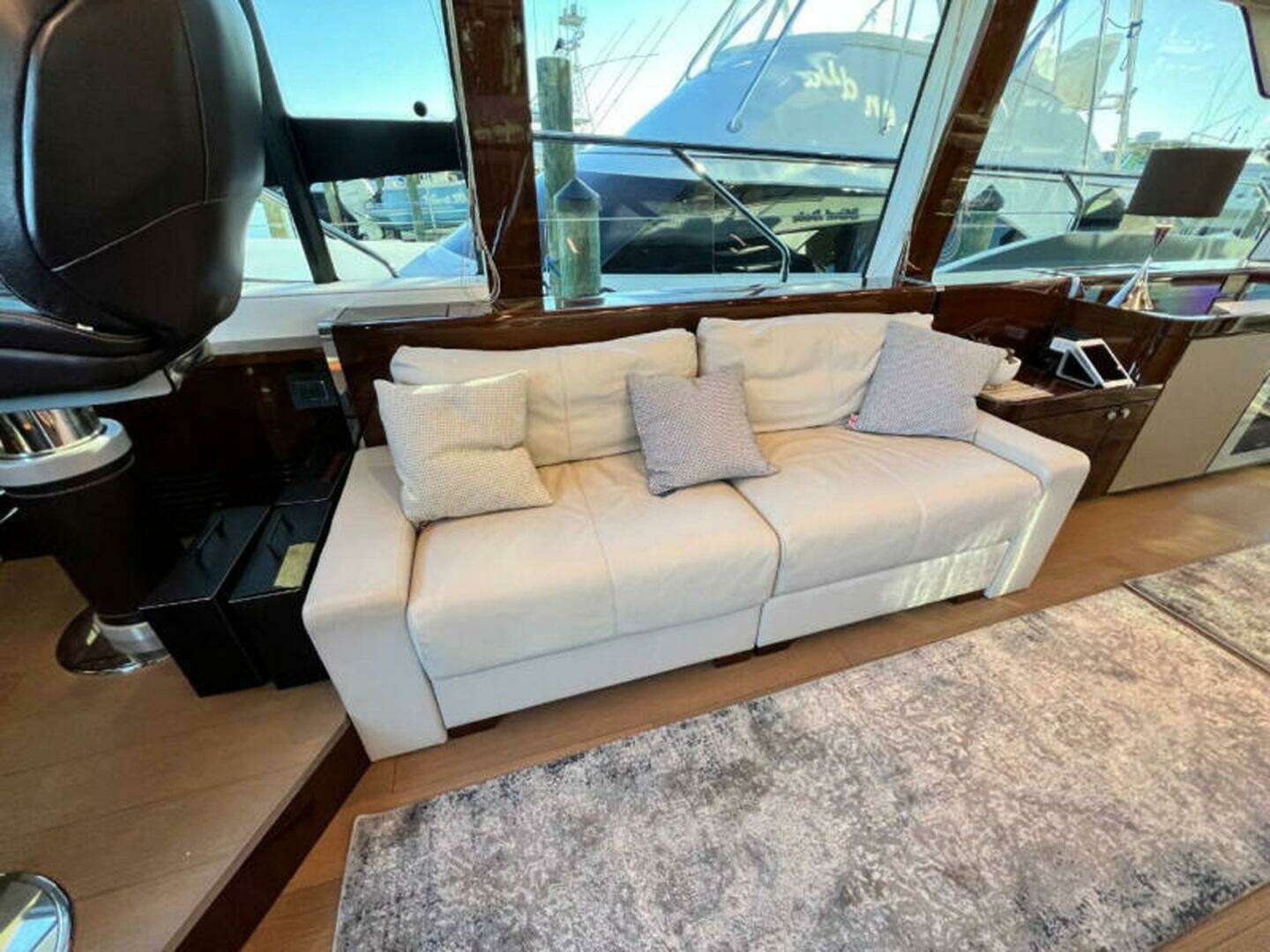 2020 Fairline Squadron - Image 10