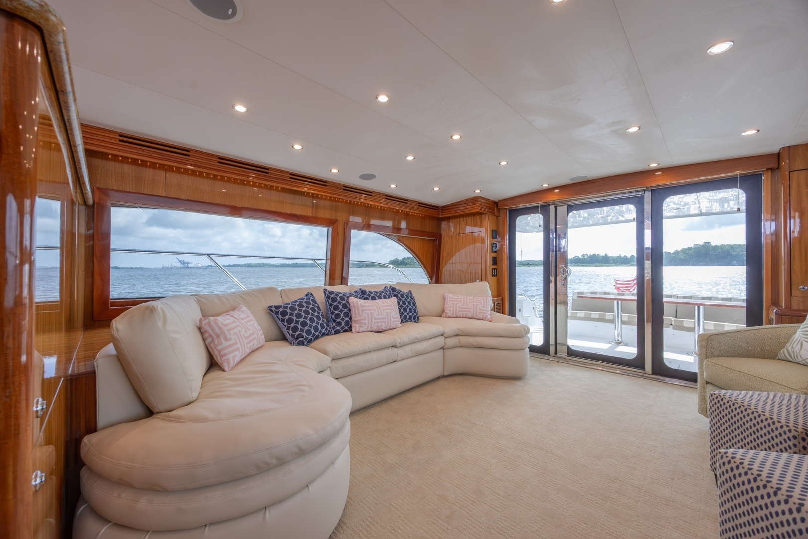 2008 Hatteras Motor Yacht - Image 79
