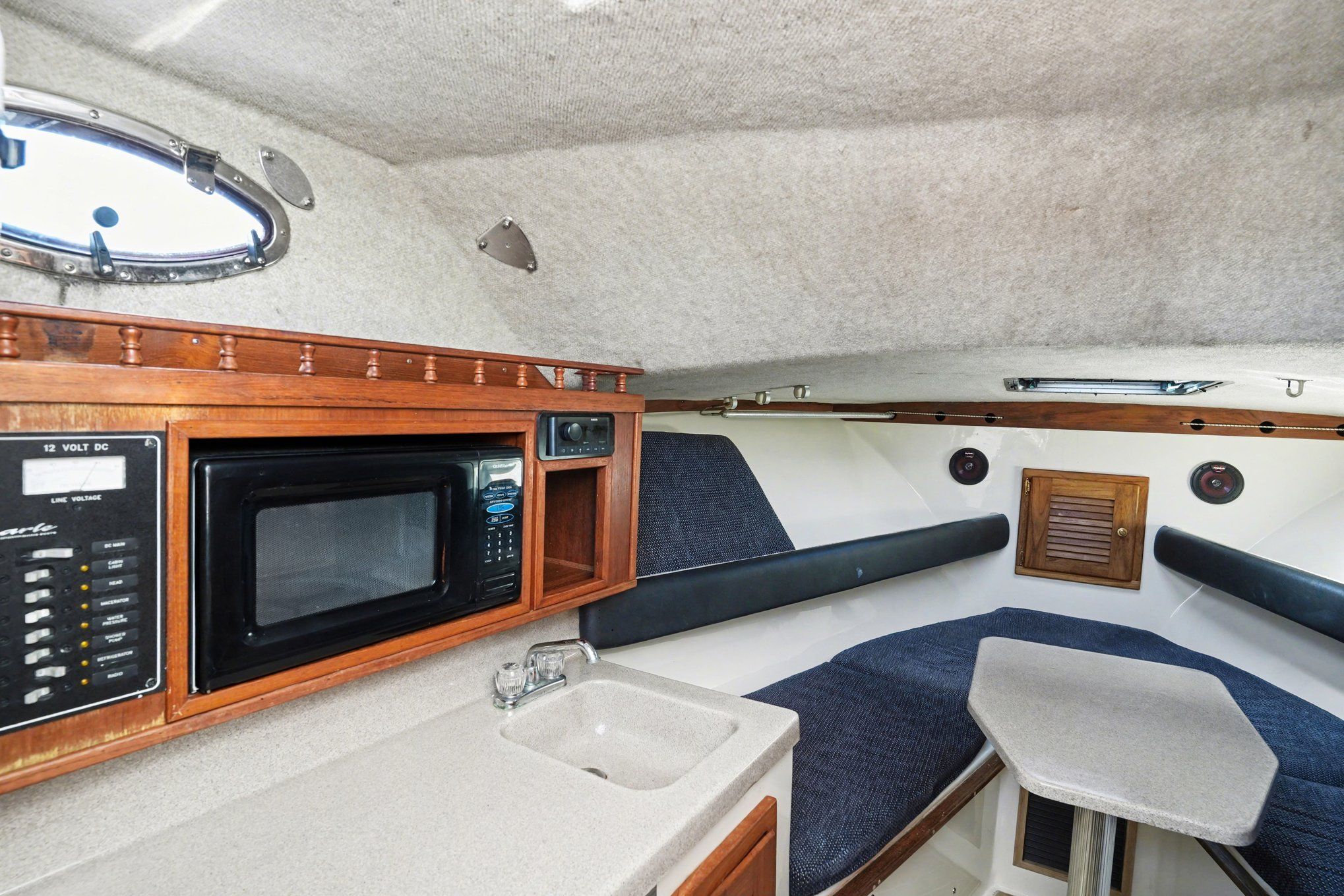2002 Albemarle 28 Express - 13