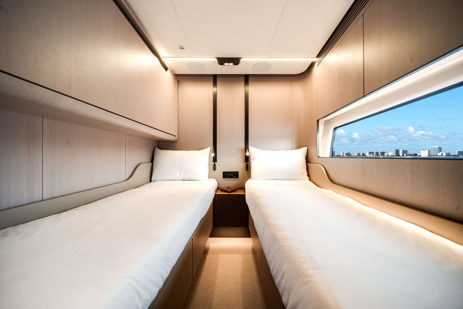 2026 Azimut S8 - Image 59