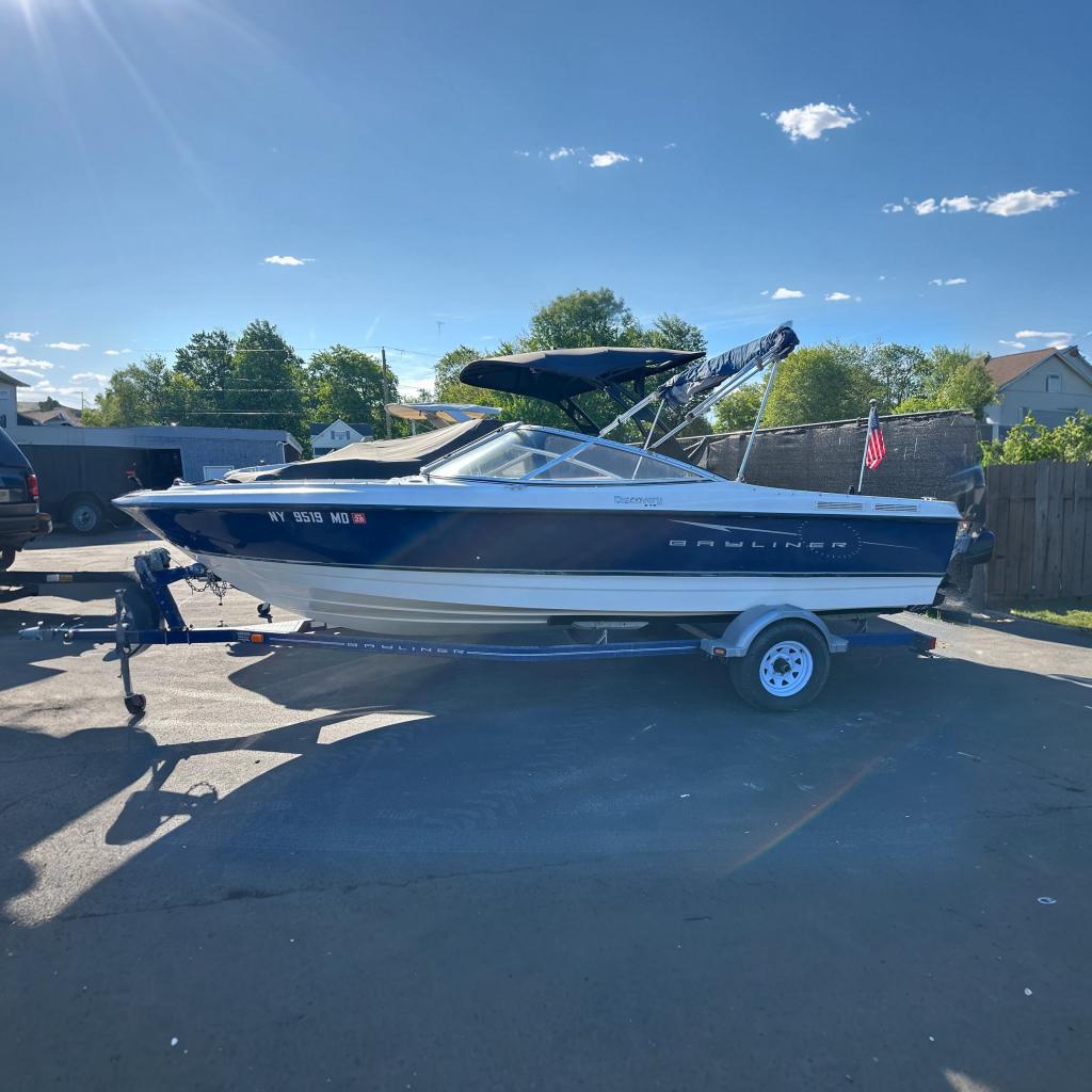2007 Bayliner Discovery 215