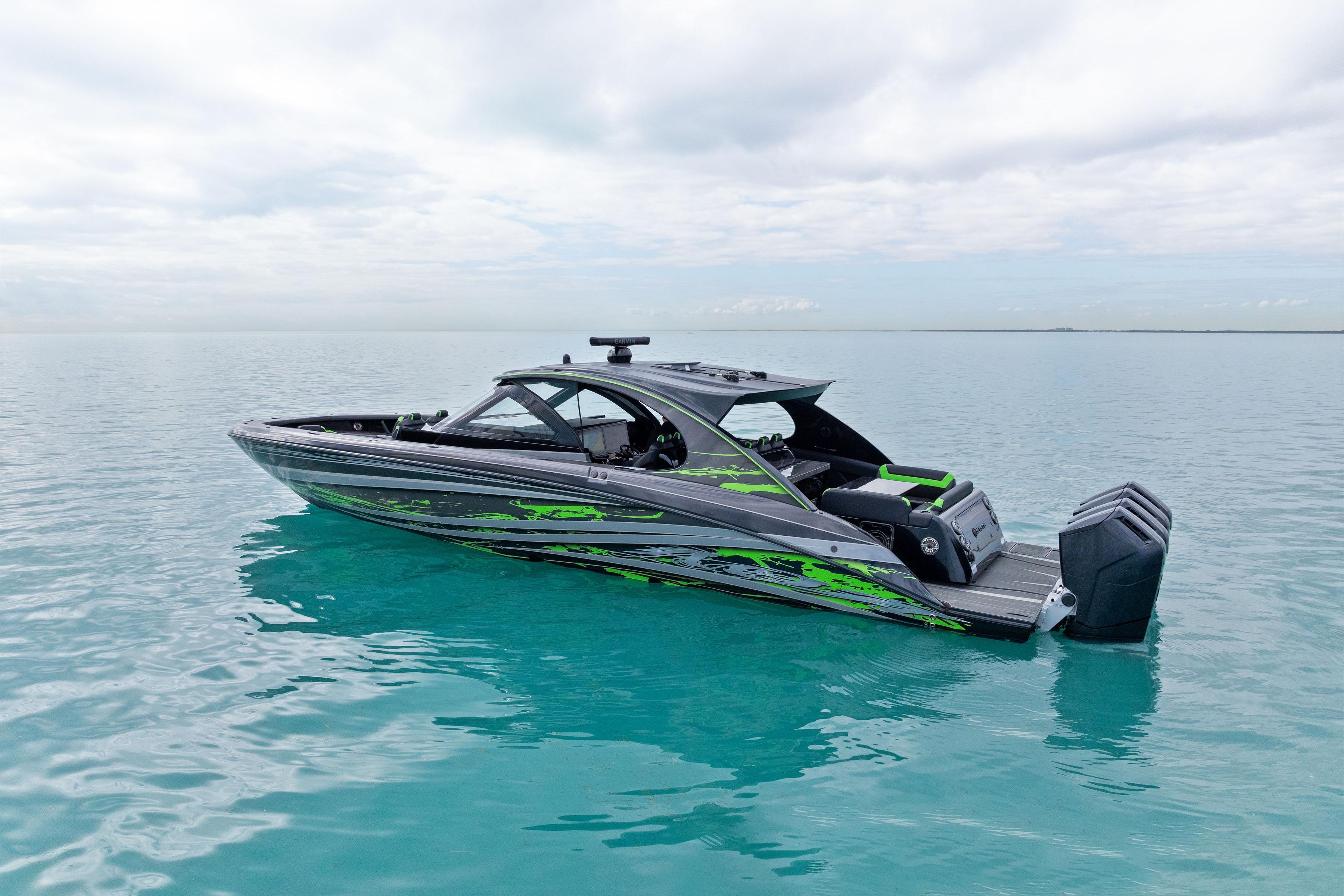 2026 Mystic Powerboats M5200 XL Cabin
