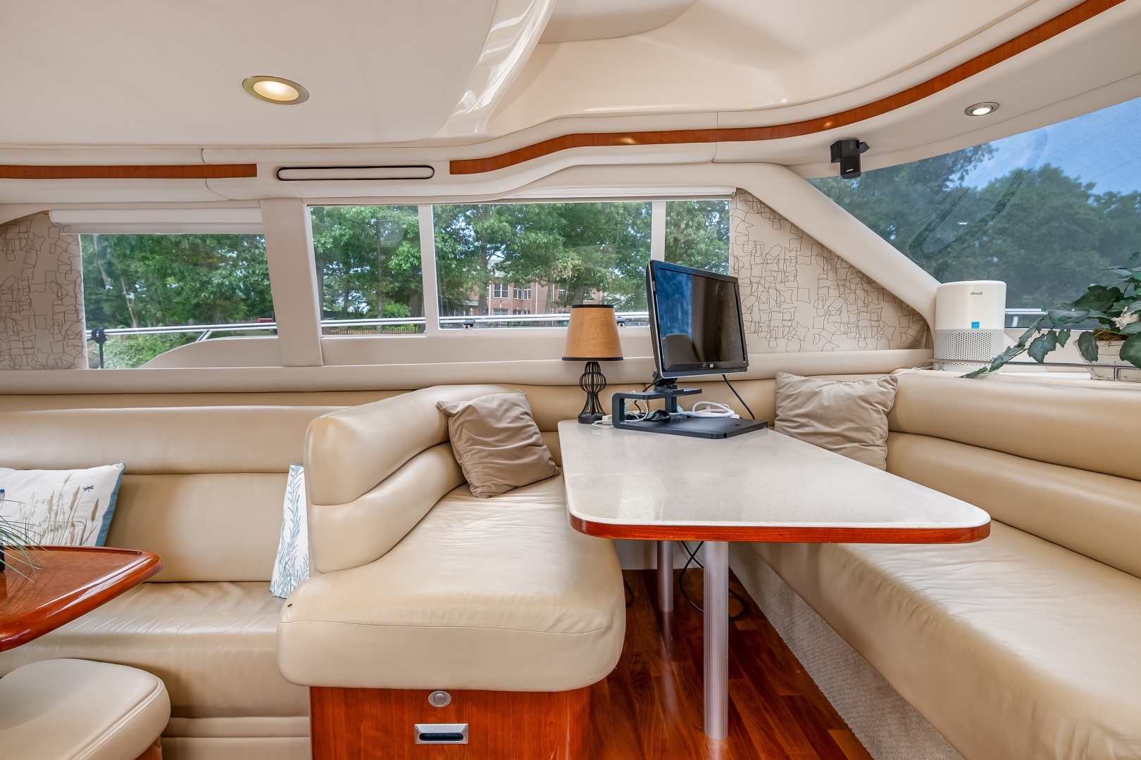 2004 Sea Ray 480 Sedan Bridge - Image 27