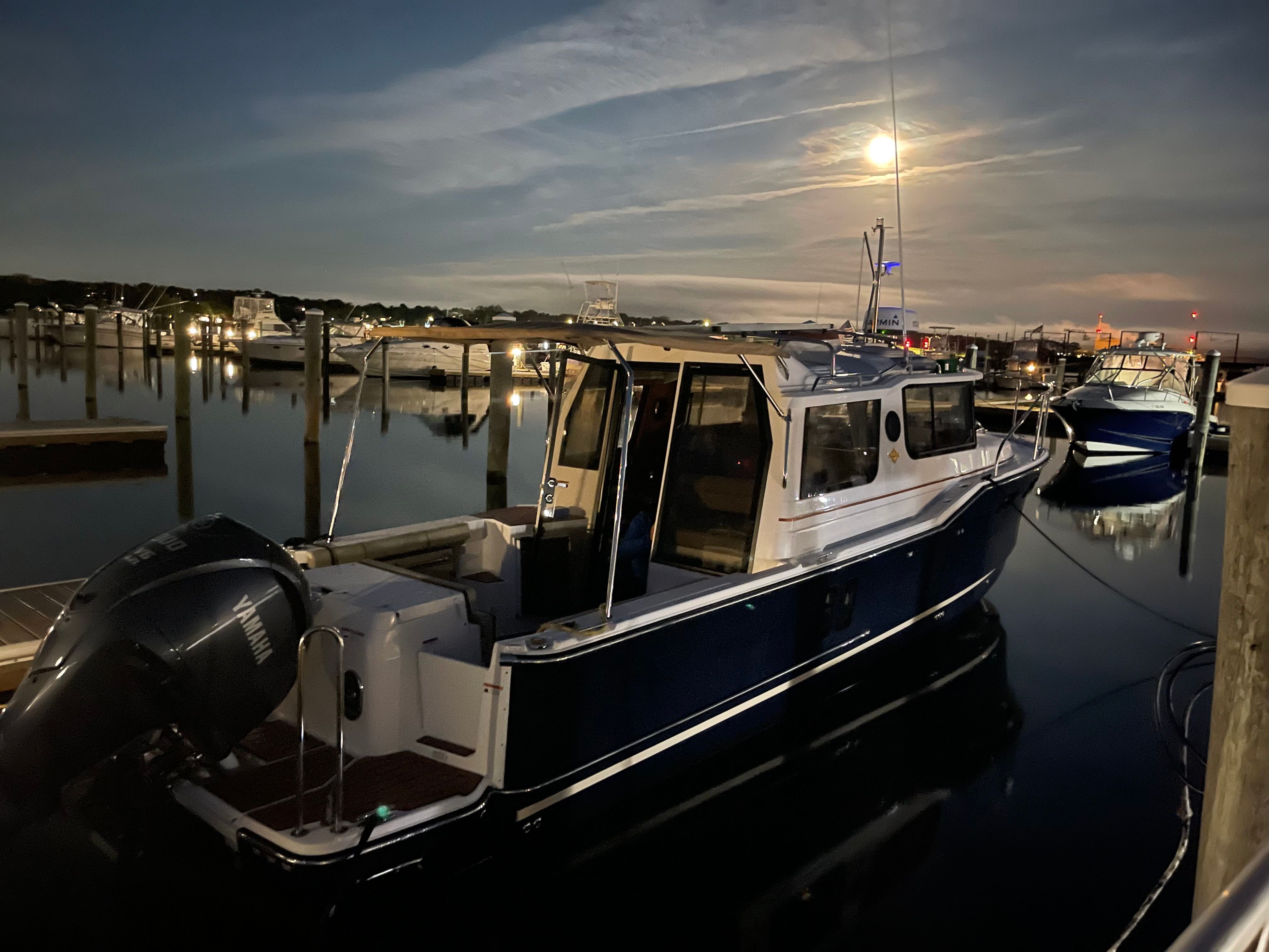 2022 Ranger Tugs R-27 trawler outboard - 6
