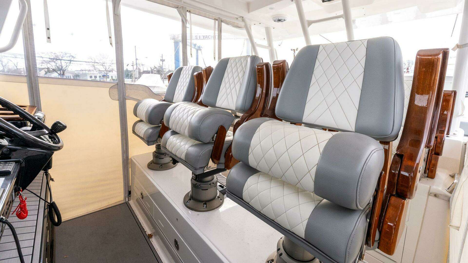 2023 Everglades 455 Center Console - Image 21