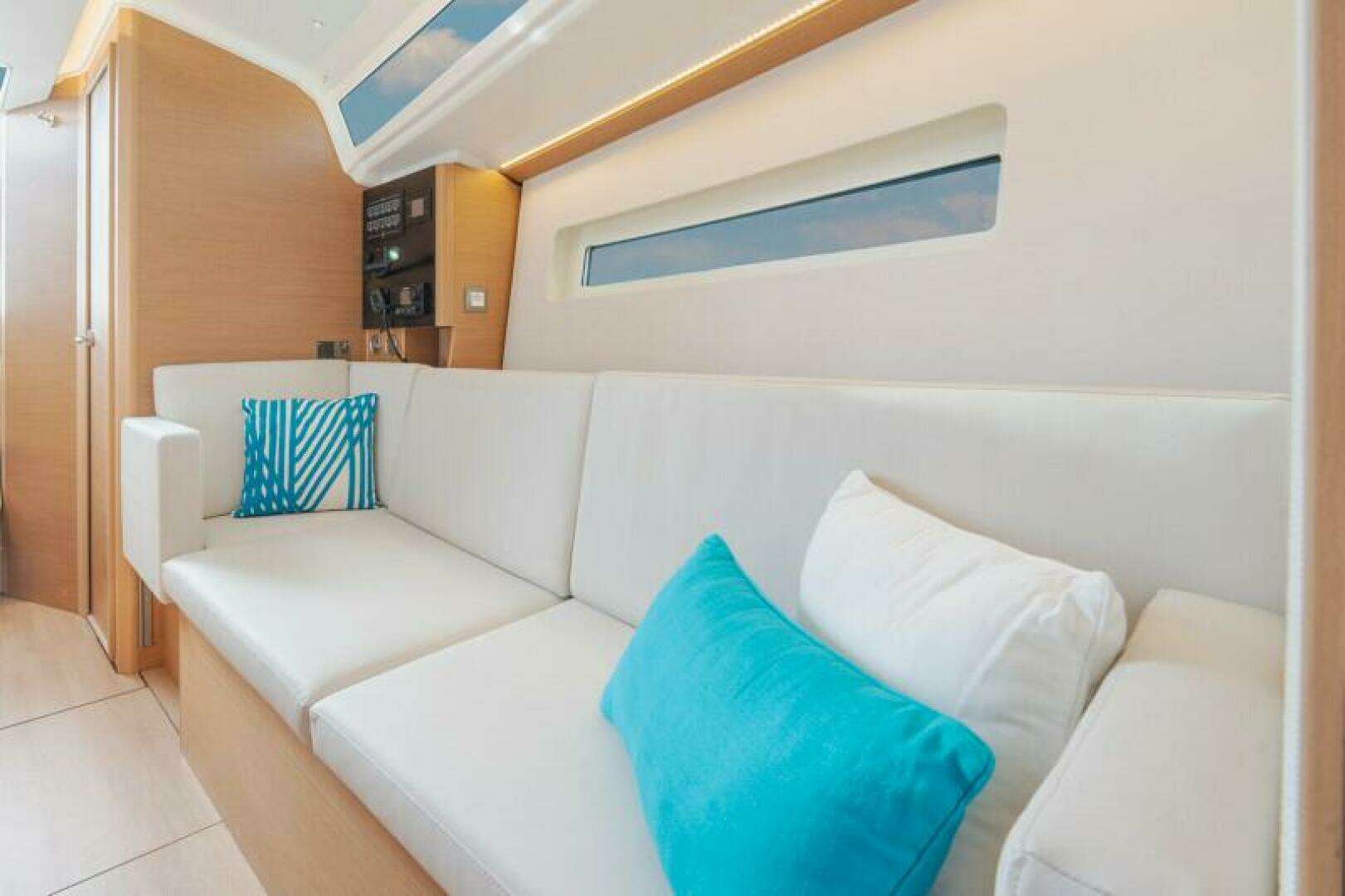 2027 Jeanneau Sun Odyssey 350 - Image 13