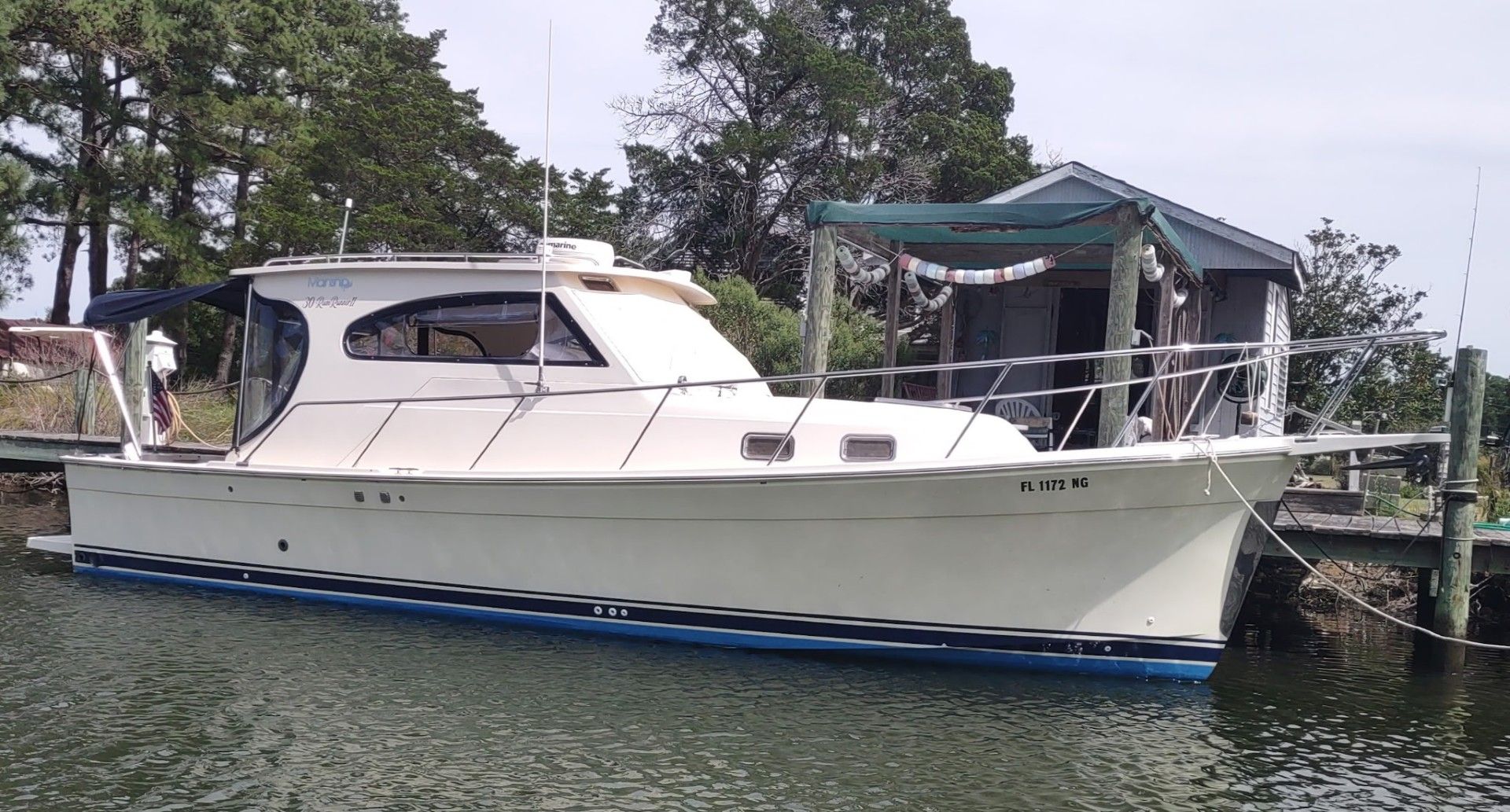 2005 Mainship Pilot 30-II Sedan