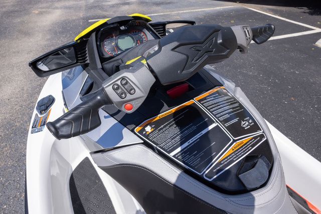 2016 Sea-Doo RXT 300 - 9