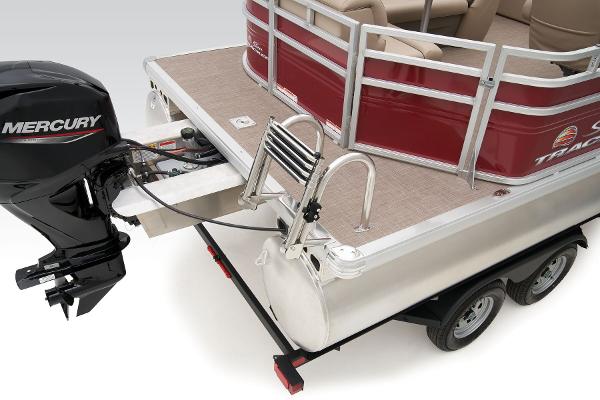 2025 Sun Tracker Party Barge 20 DLX - 45