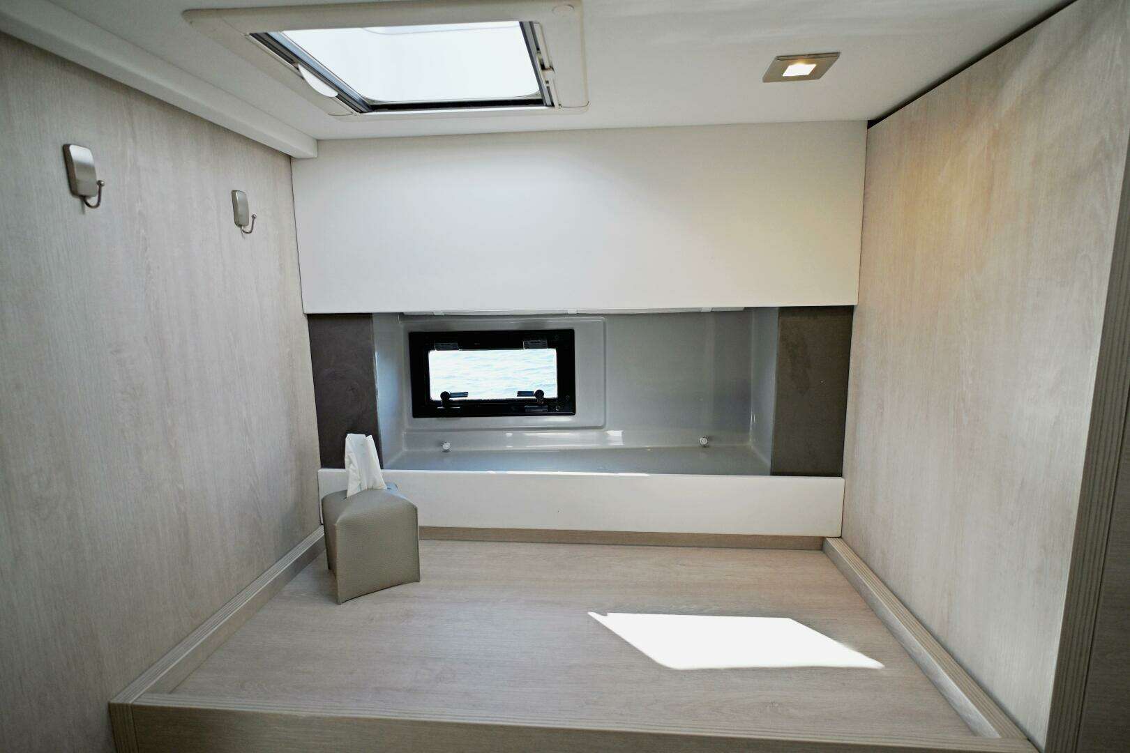 2020 Leopard 45 - Image 21