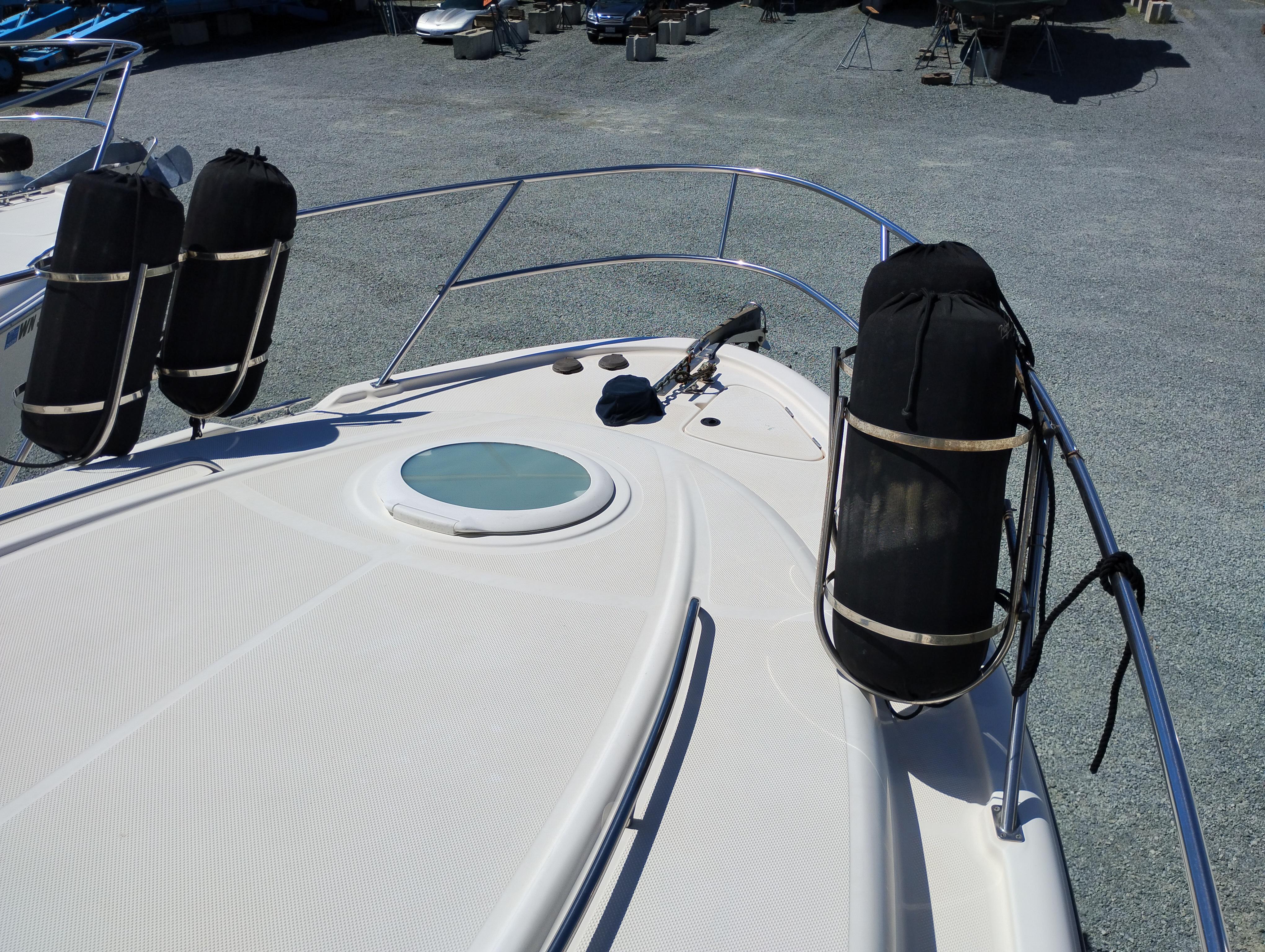 2001 Bayliner 3488 Command Bridge Motoryacht - 72