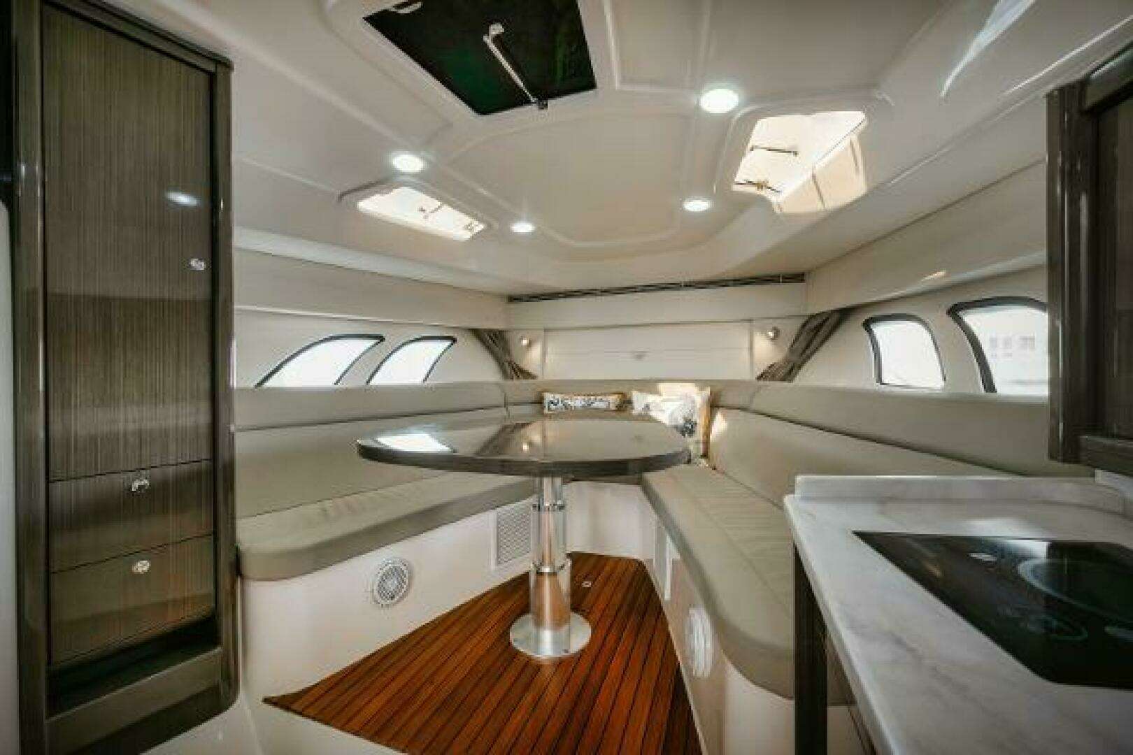2018 Intrepid 475 Sport Yacht - Image 29