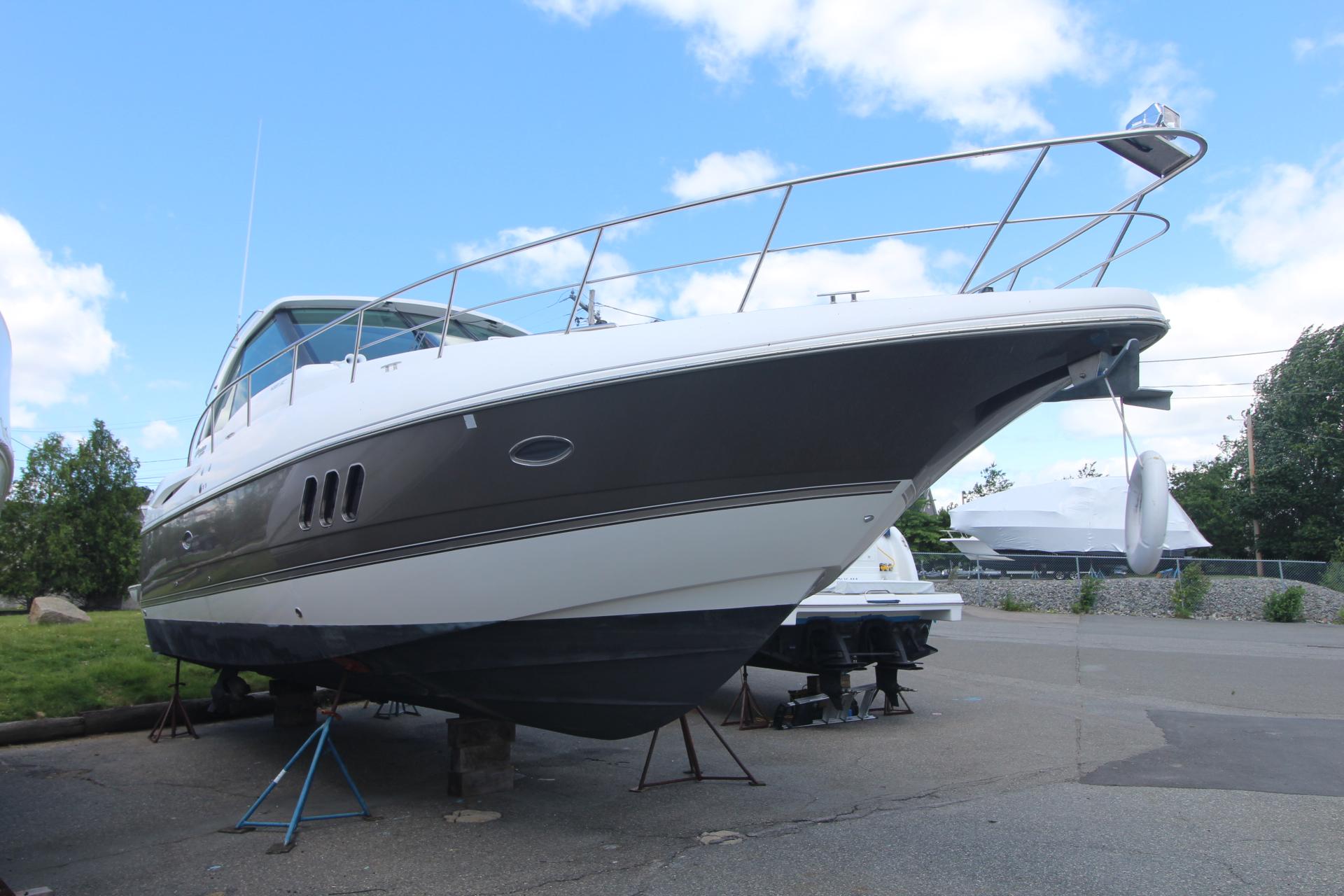 2013 Cruisers Yachts 430 Sports Coupe