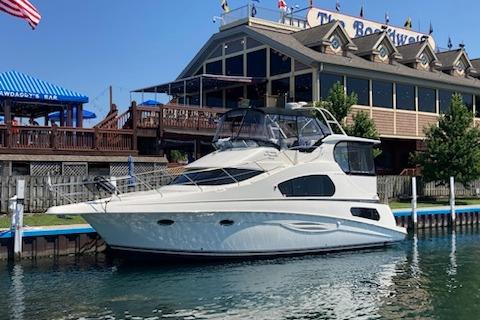 2003 Silverton 39 Motor Yacht