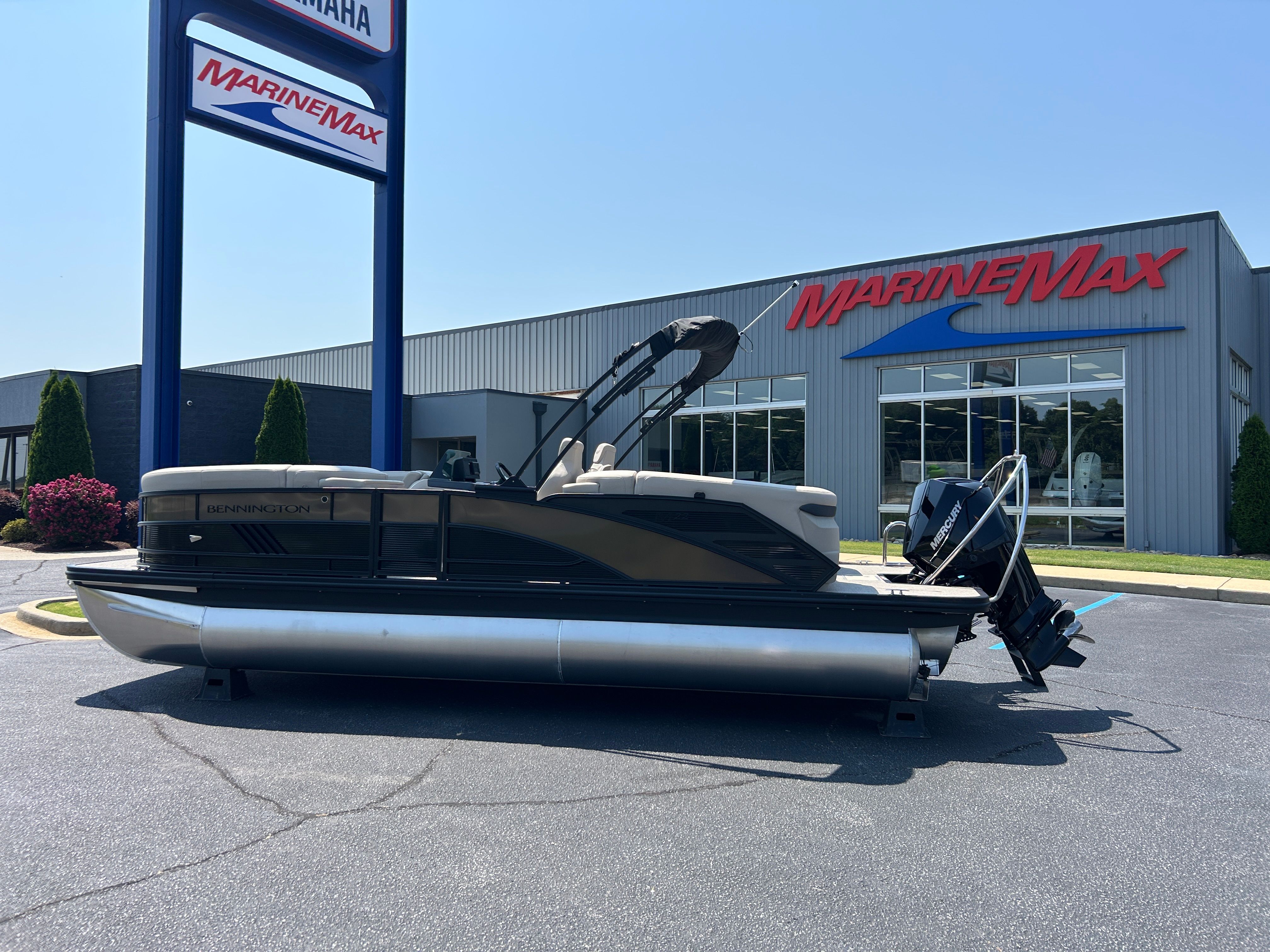 2026 Bennington 22 MFB - 2