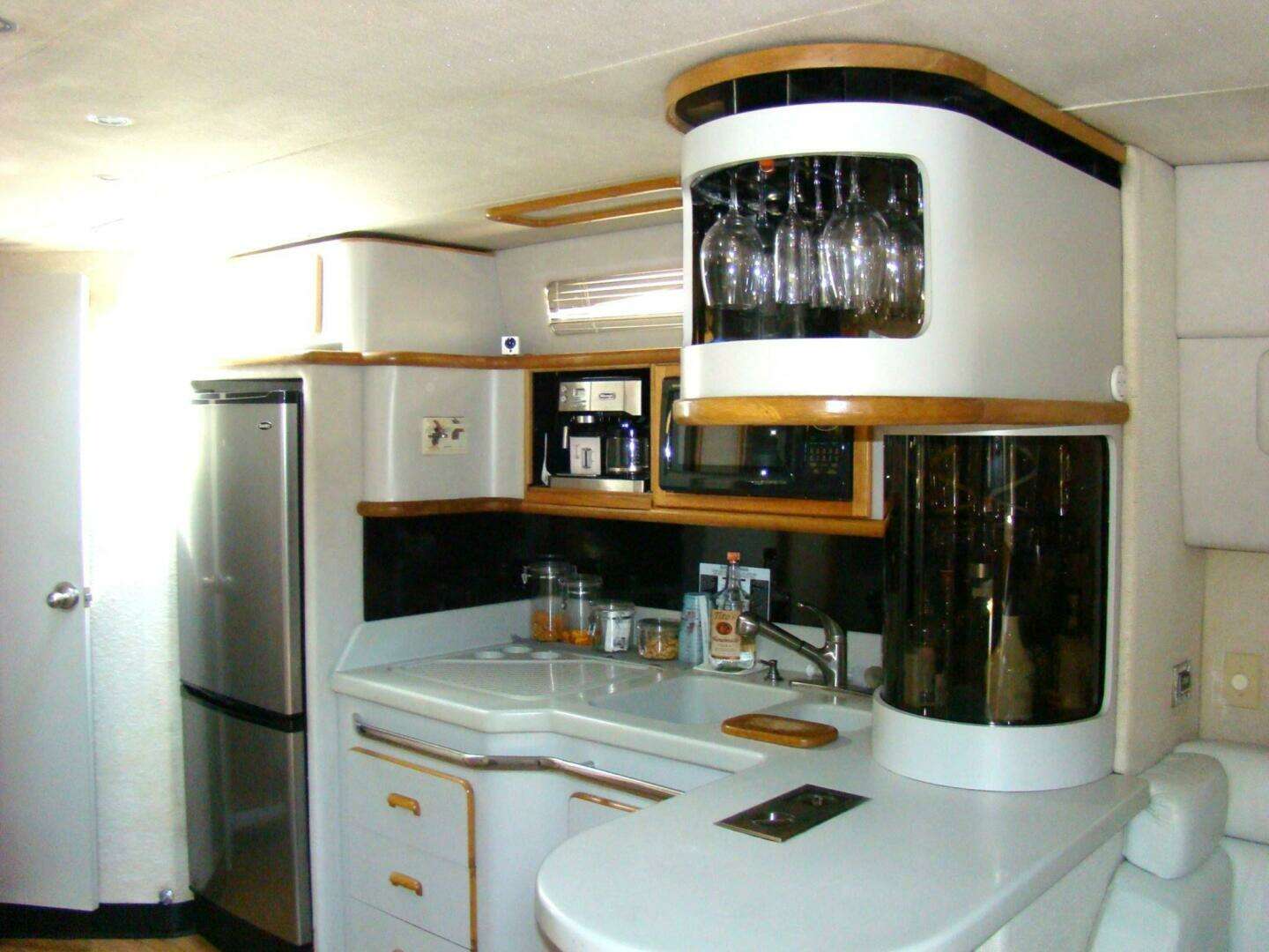 1991 Sea Ray 480 Sundancer - Image 37