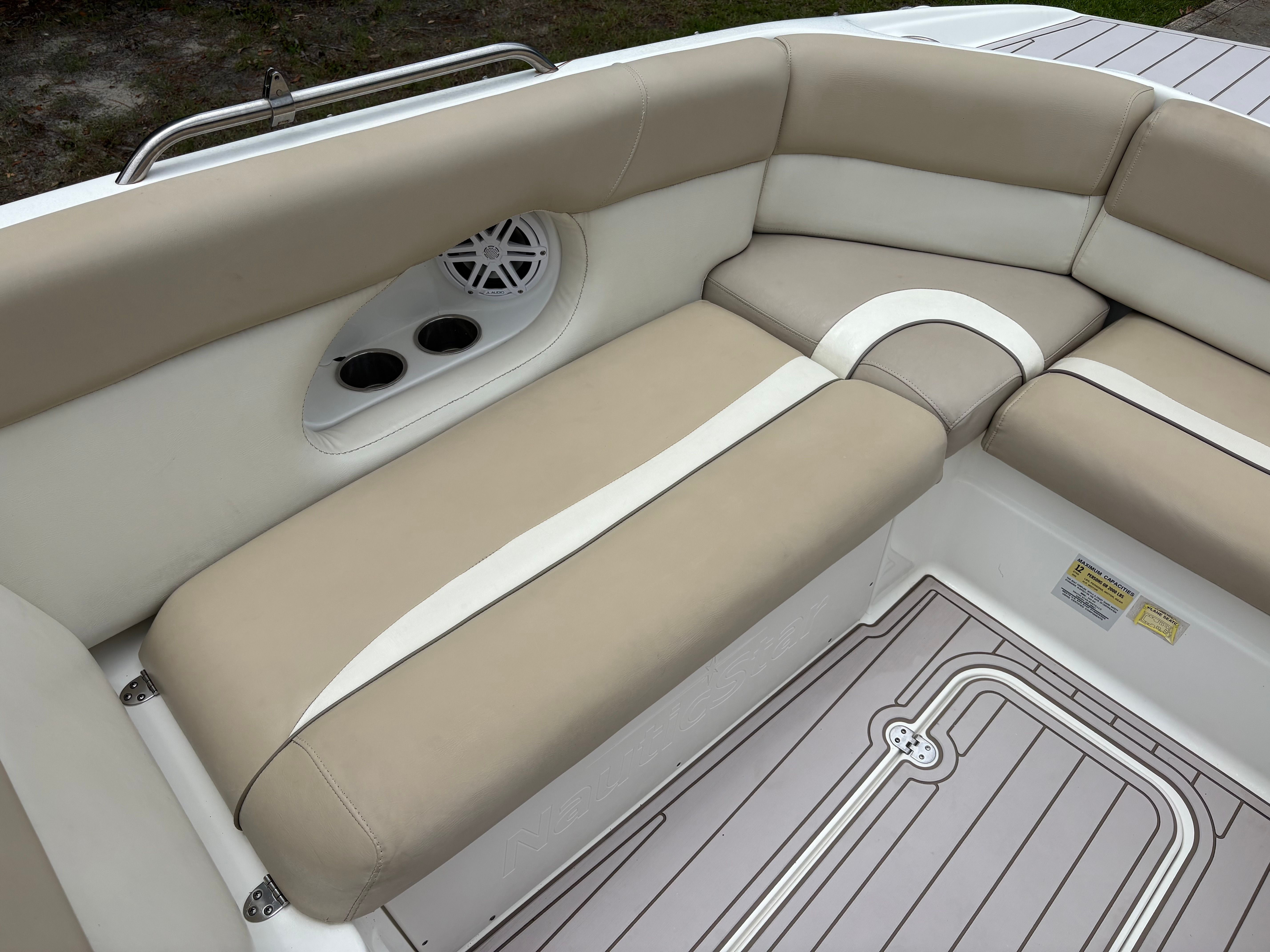 2016 NauticStar 243DC Sport Deck - 9