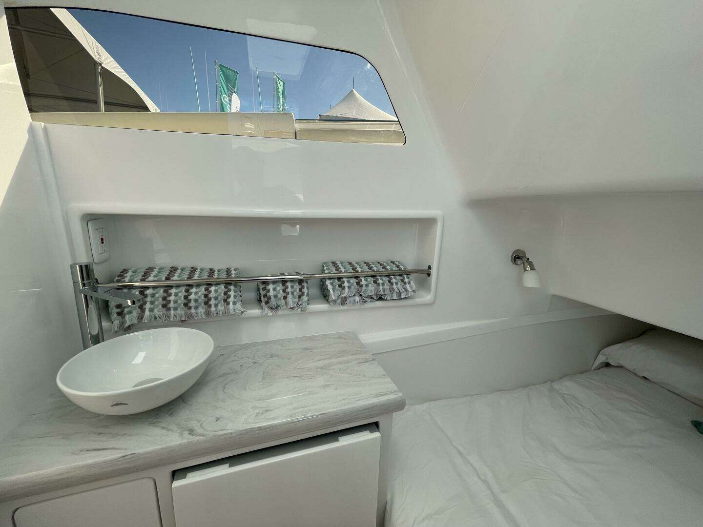 2026 Mag Bay 43 Center Console - Image 93