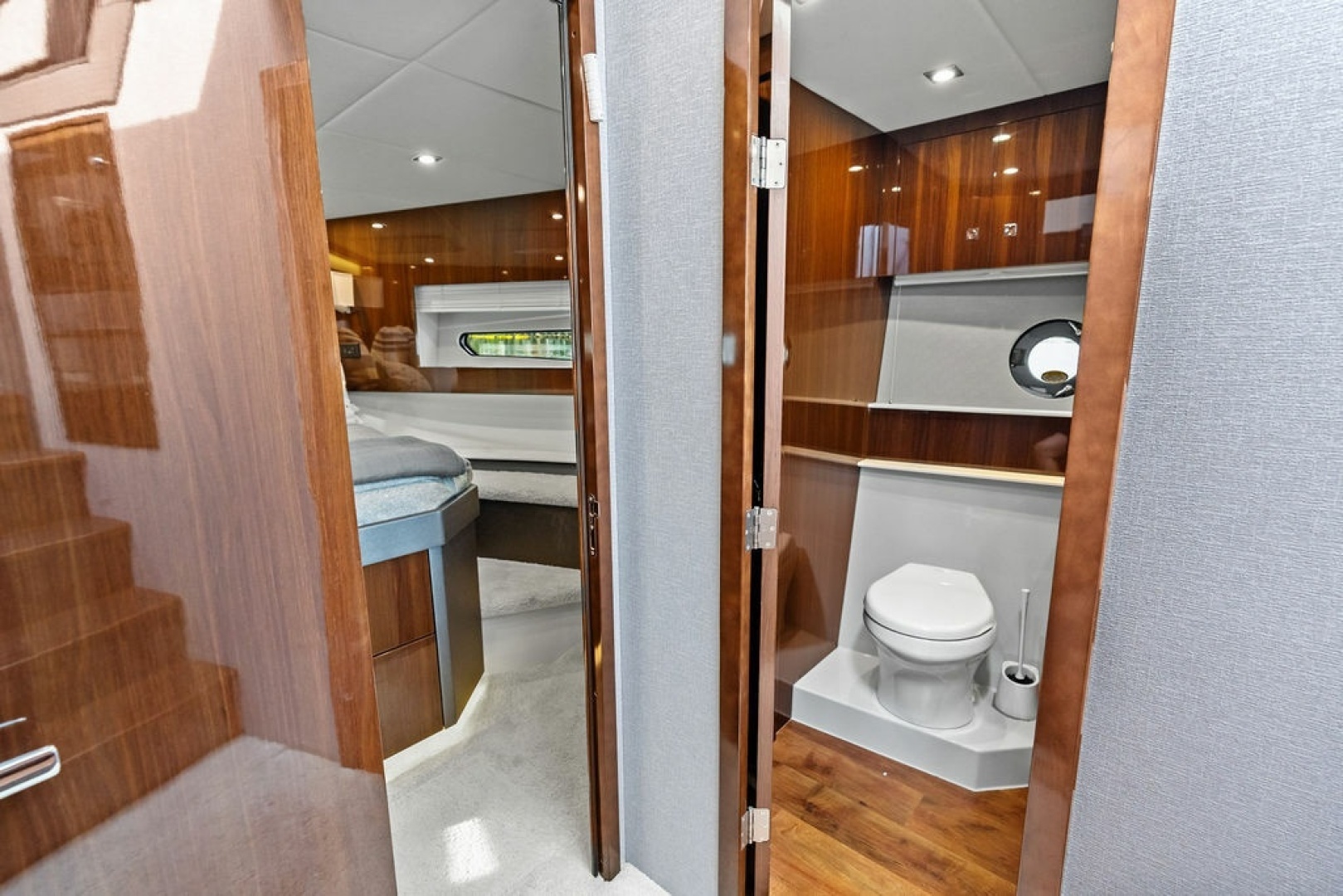 2022 Cruisers Yachts 46 CANTIUS - Image 37