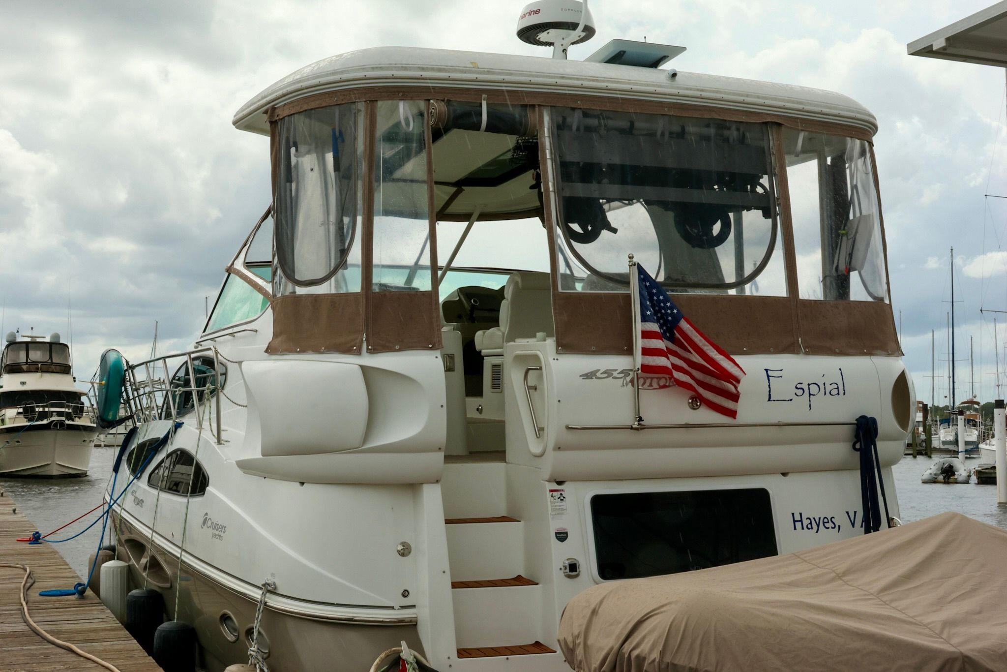 2008 Cruisers Yachts 455 Express Motoryacht - 3