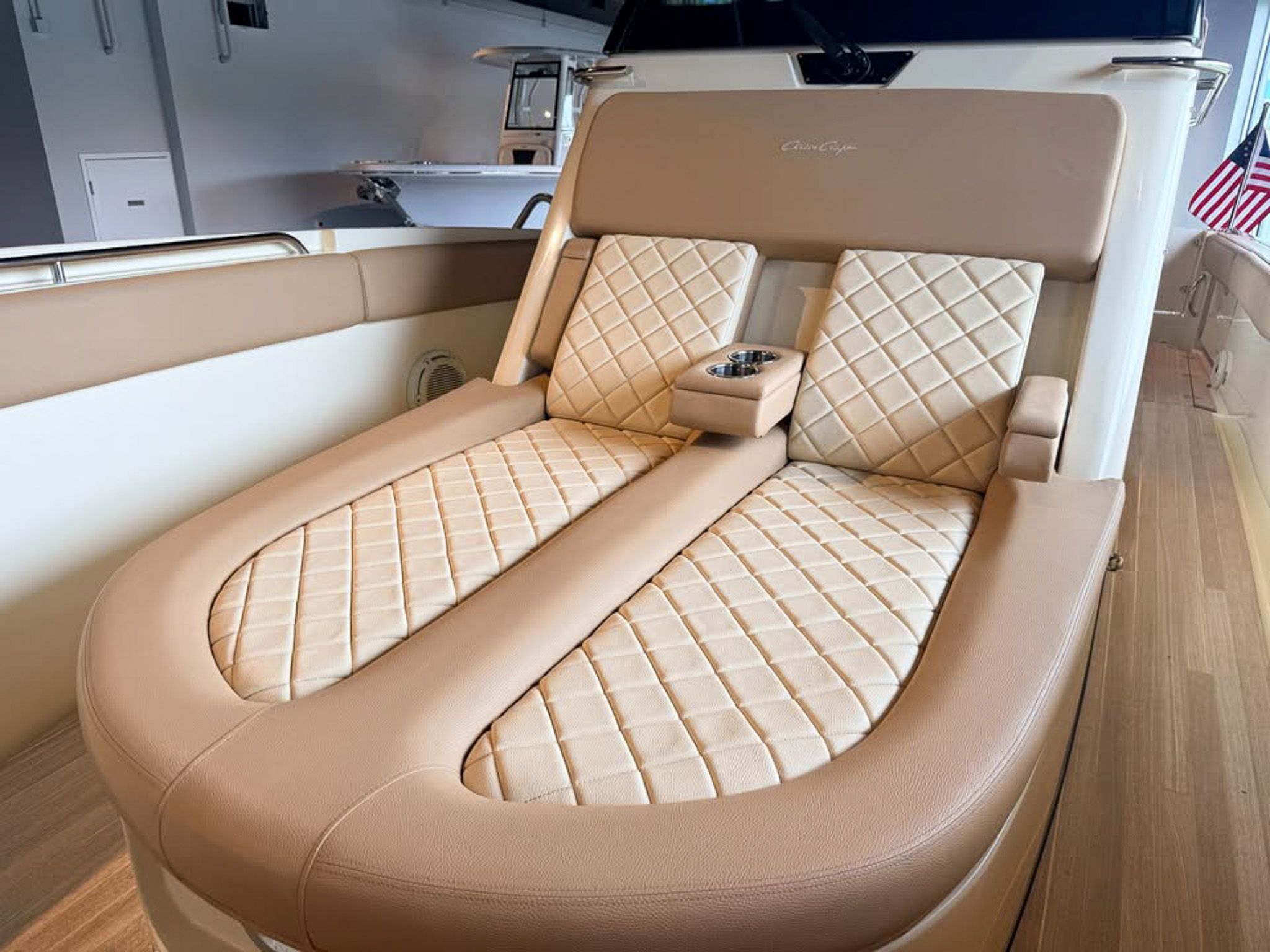 2024 Chris-Craft Catalina 30 Heritage Edition - 9
