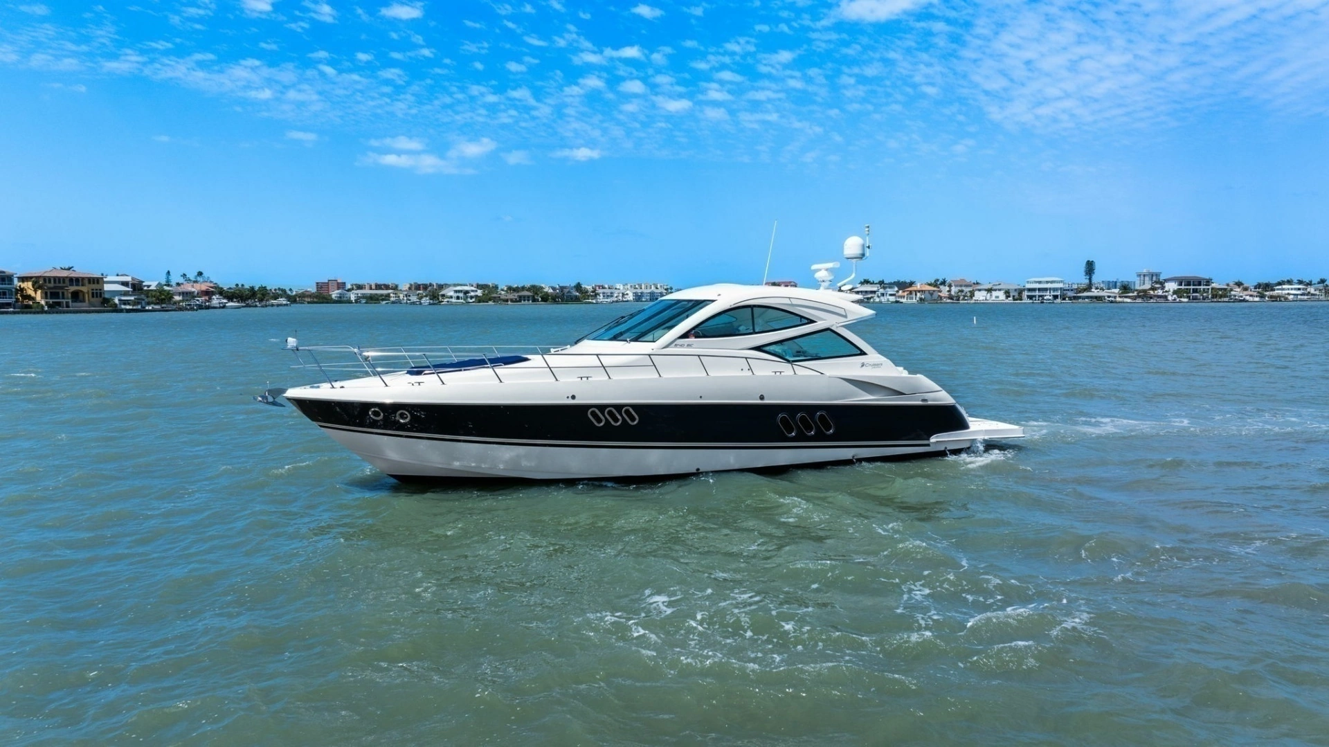 2012 Cruisers Yachts 540 Coupe - Image 54