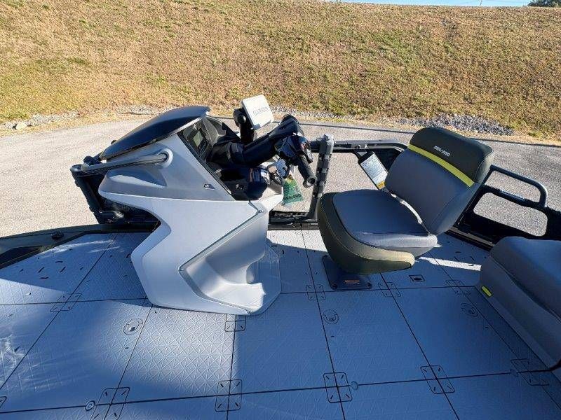 2026 Sea-Doo Switch Fish 18 - 15