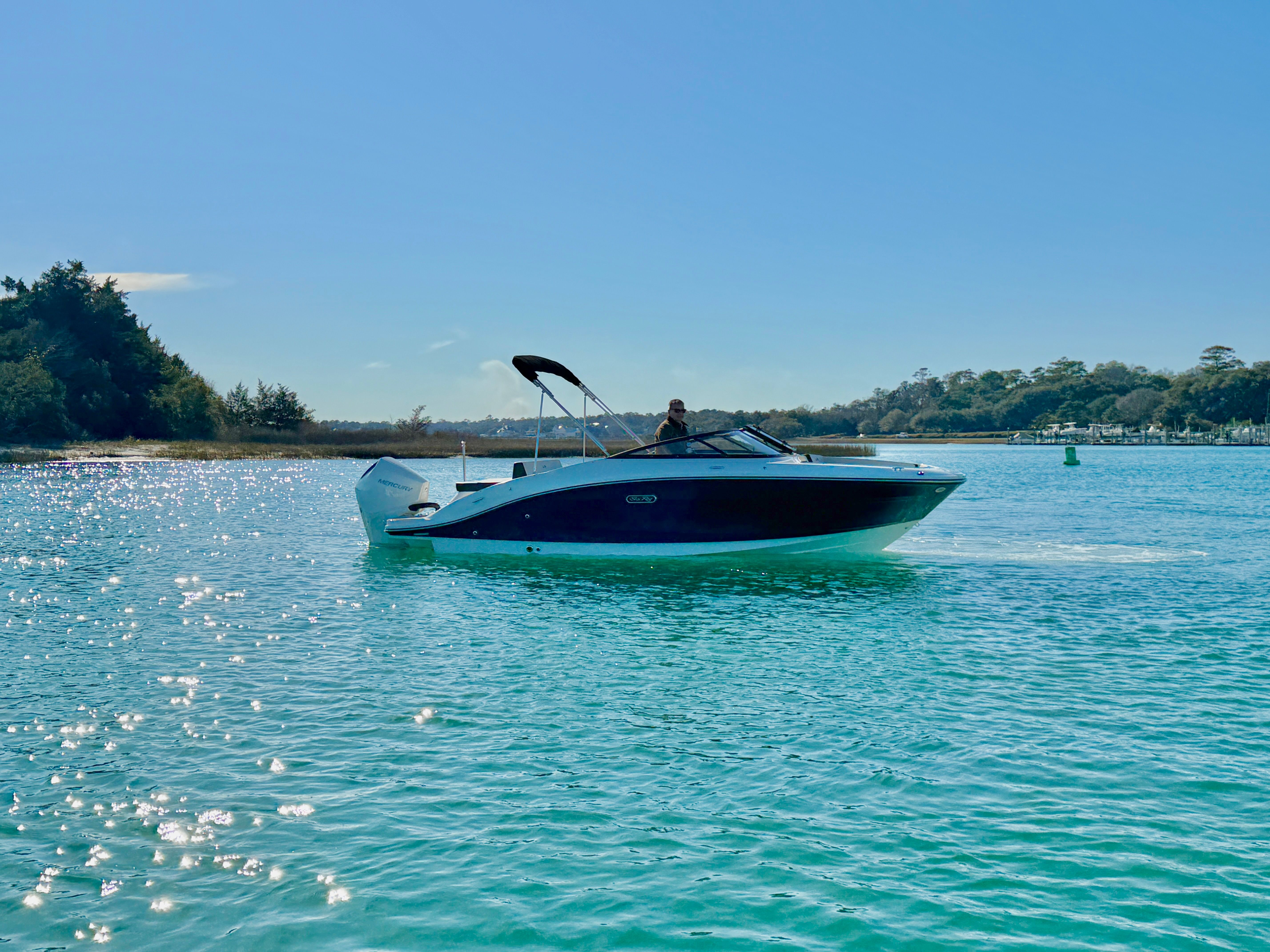 2026 Sea Ray SPX 210 Outboard