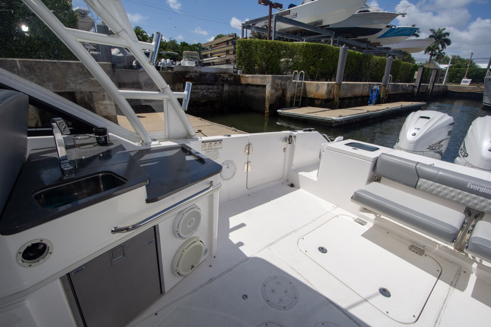 2019 Everglades 340 Dual Console - Image 24