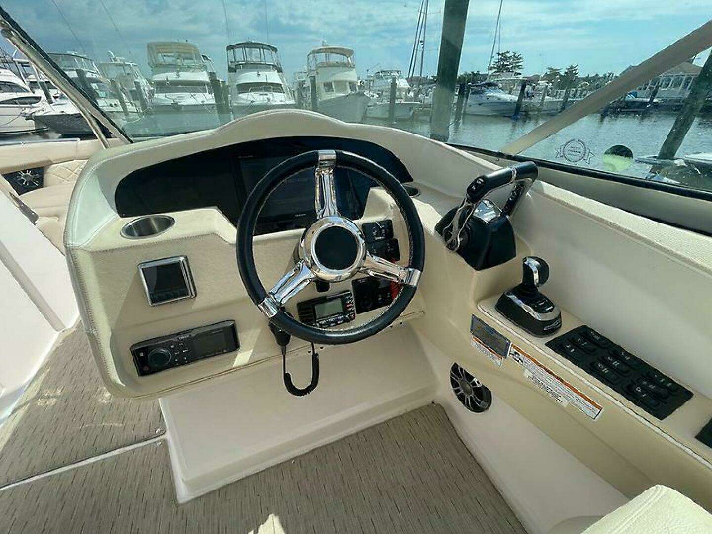 2018 Regal 33 OBX - Image 15