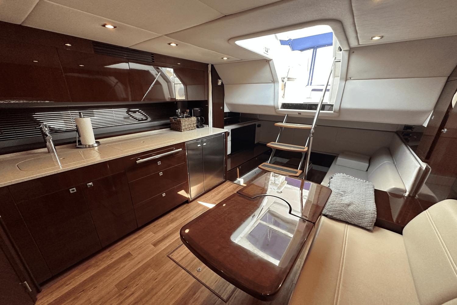 2011 Sea Ray 450 Sundancer - 30
