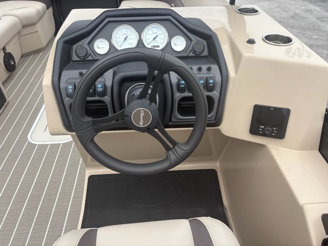 2026 Bentley Pontoons Legacy Cruise 223 - 11