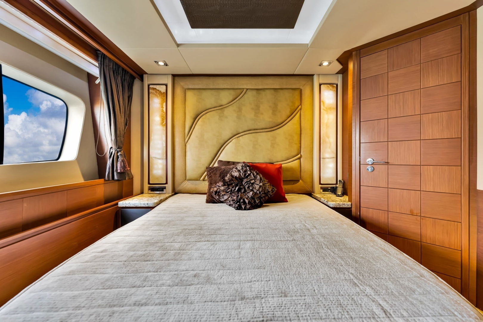 2005 Azimut 105 - Image 117
