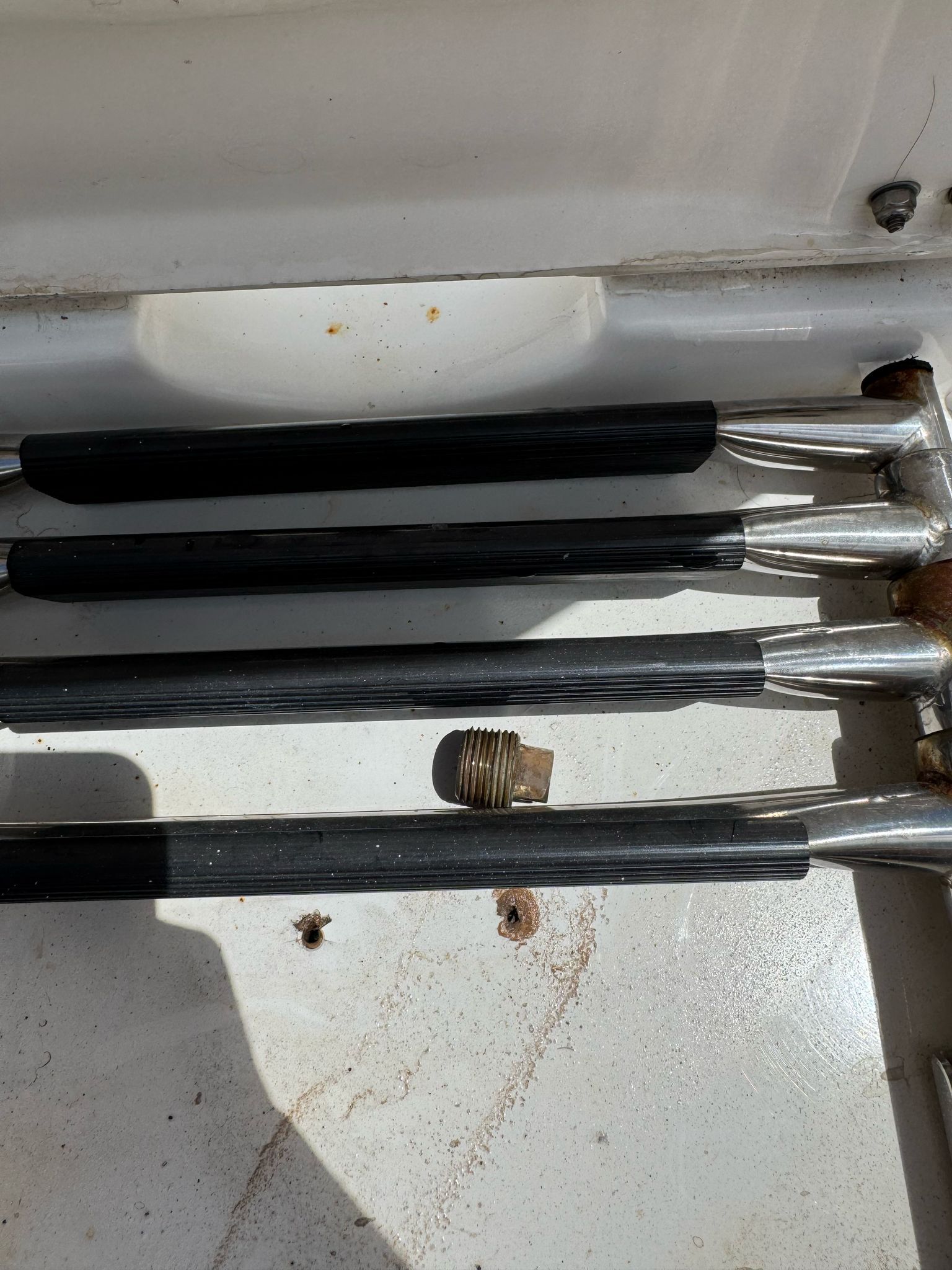 Gas struts and metal part on Monterey 360 Sport Coupe 2015.