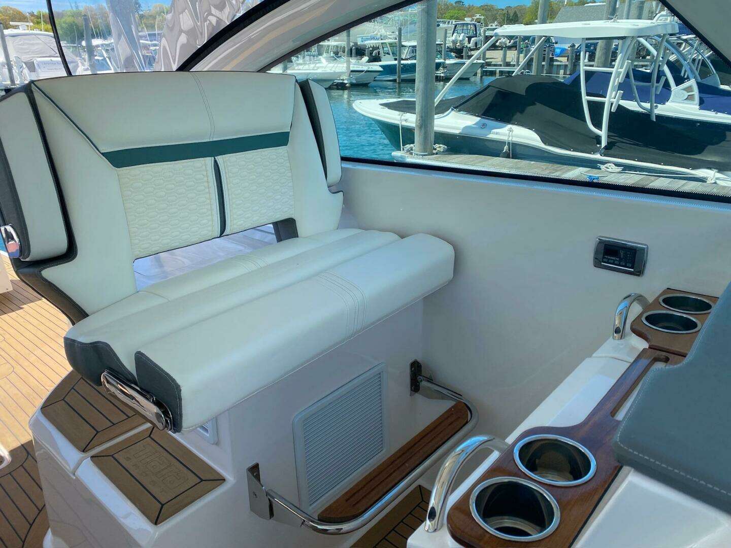 2019 Tiara Yachts 34LX - Image 26