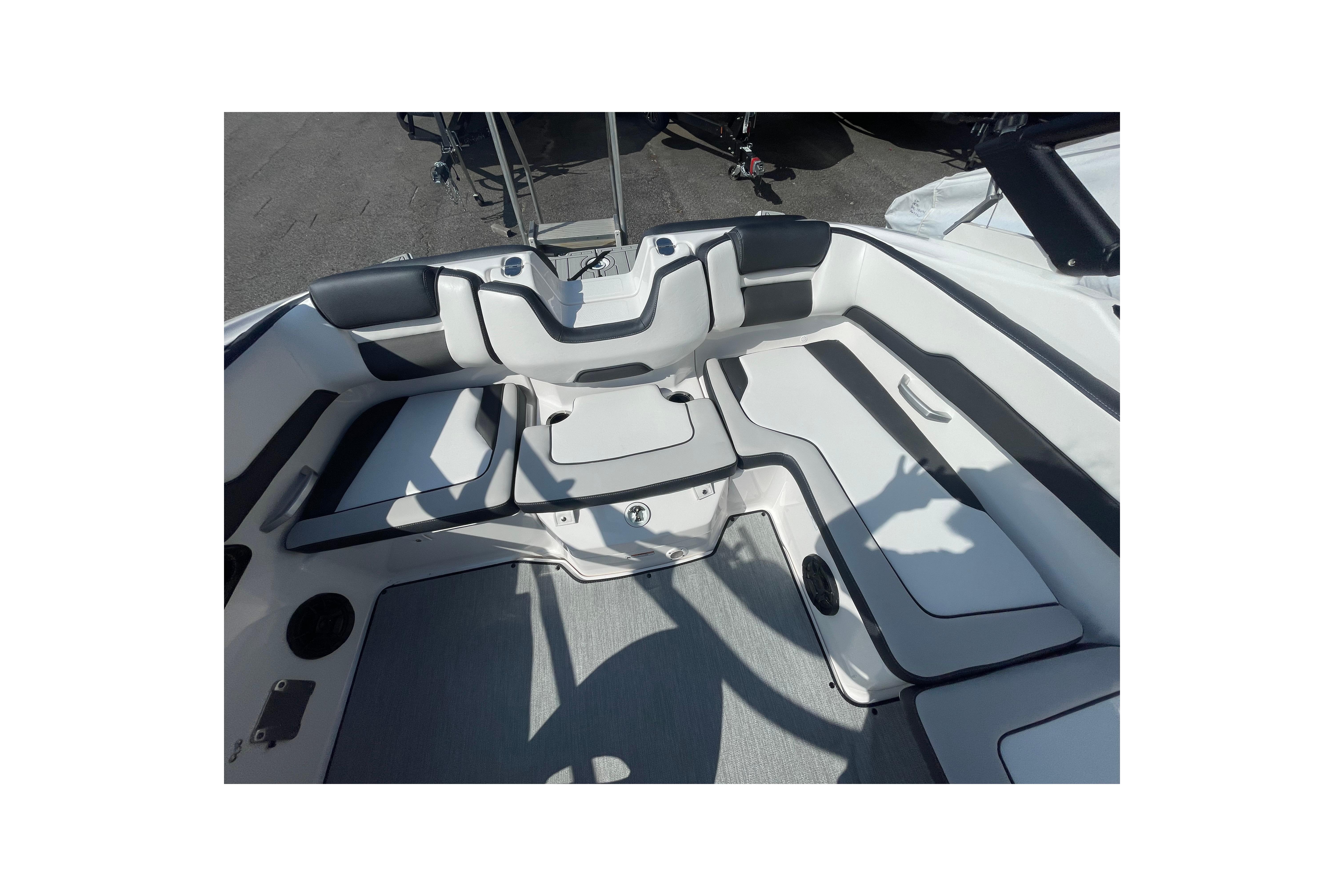 2026 Yamaha Boats AR195 interior seating with sleek, modern design and comfortable upholstery.
