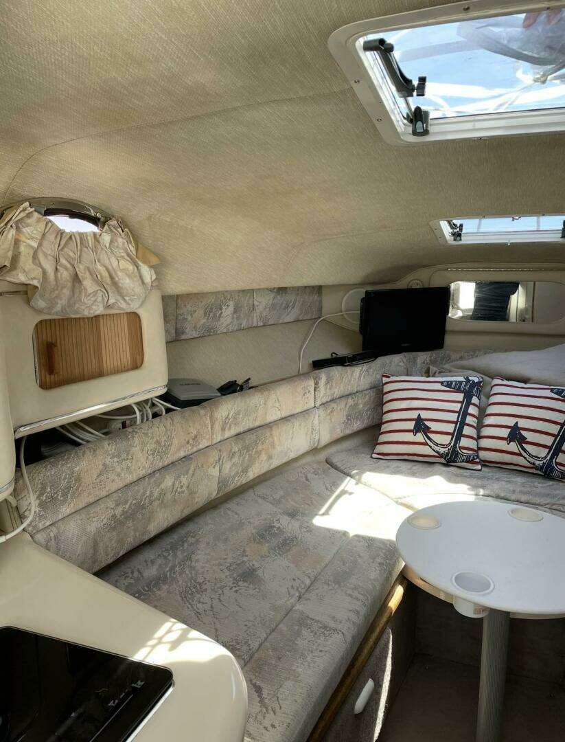 1996 Sea Ray 270 Sundancer - Image 7