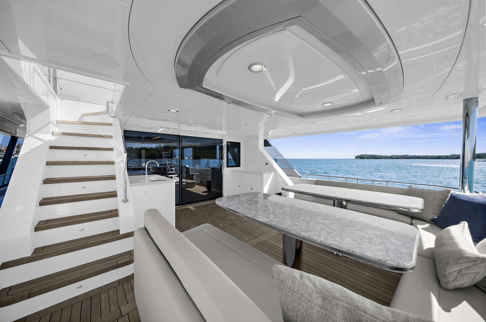 2024 Ocean Alexander 32L - Image 24