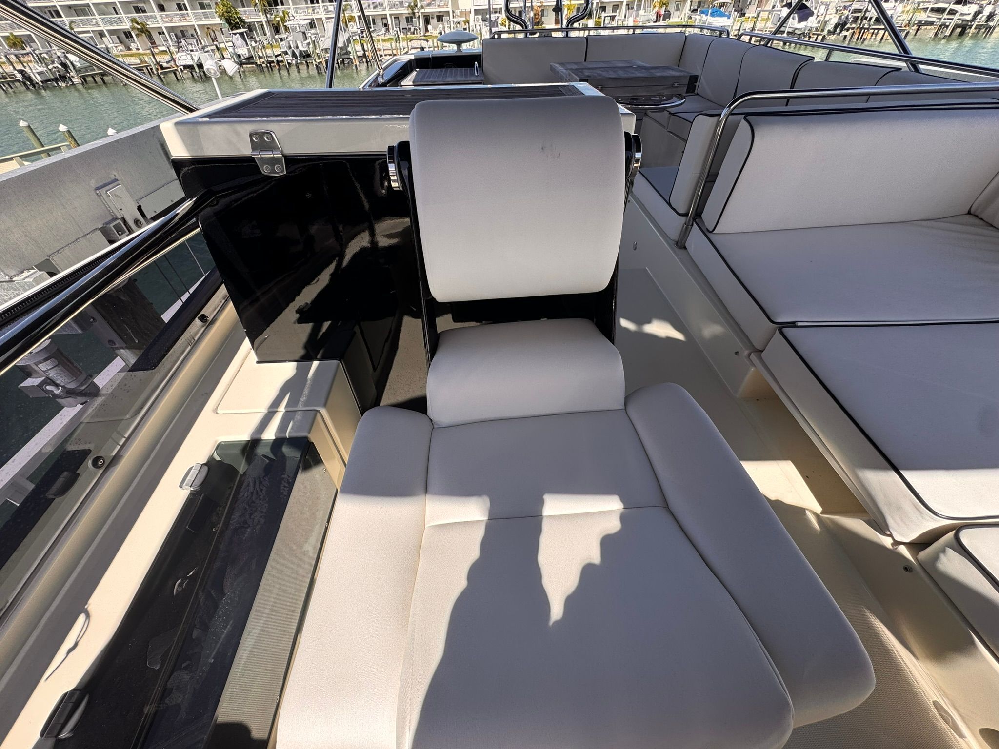 2016 BENETEAU MONTE CARLO 5 - Image 51