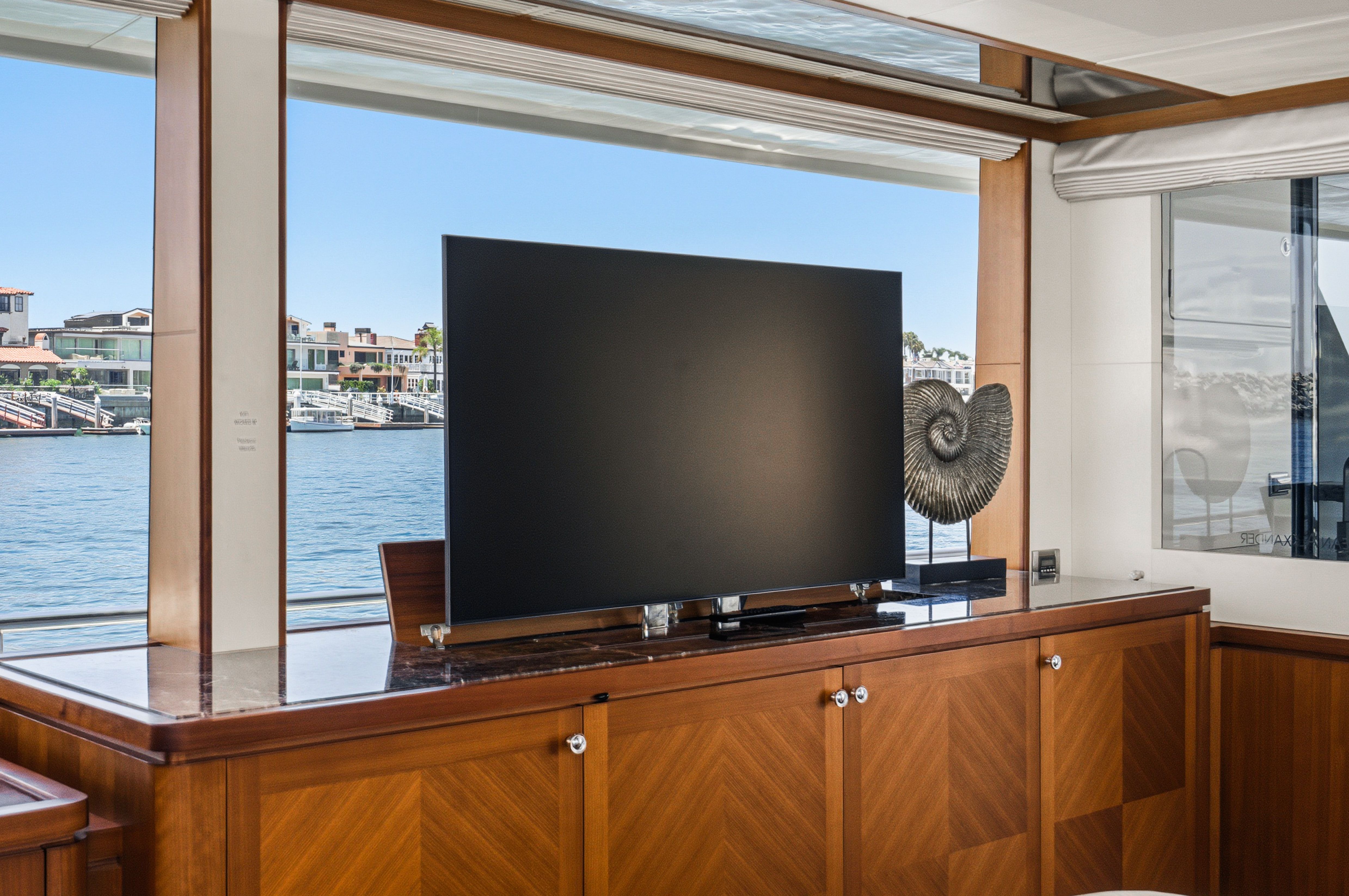 2015 Ocean Alexander 90 Skylounge Motoryacht - 37